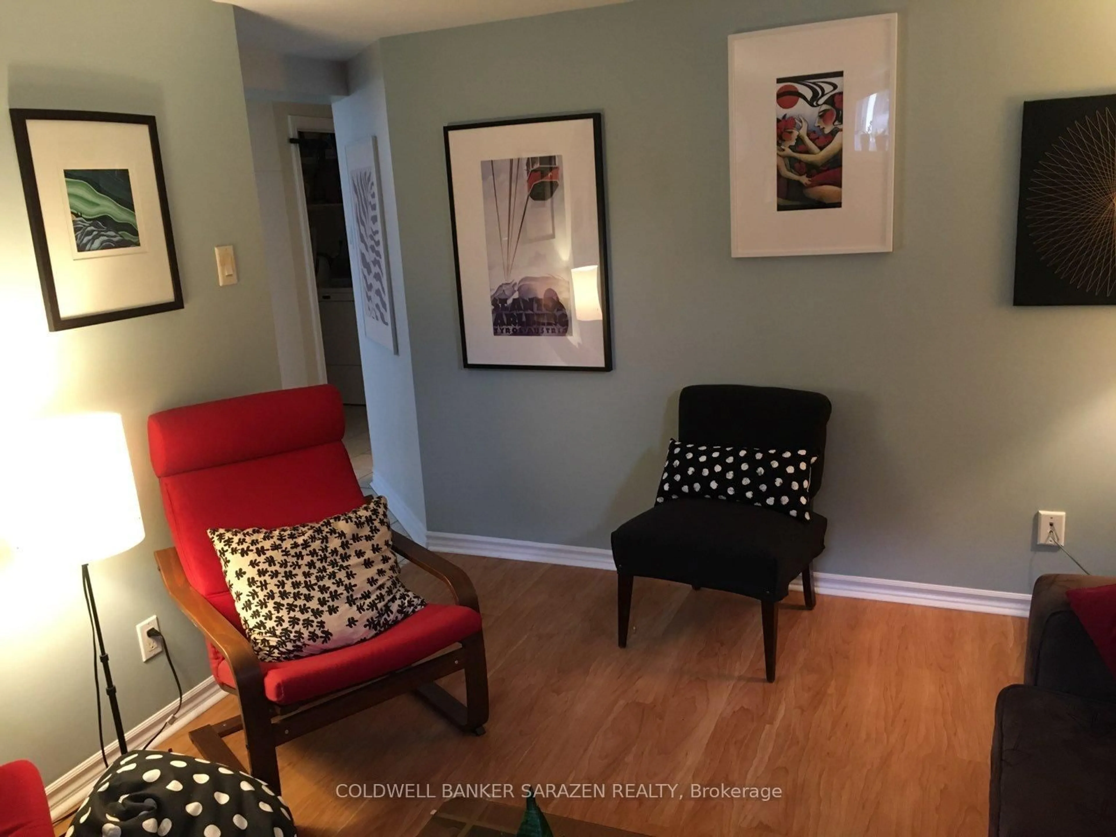 Living room with furniture, unknown for 380 First Ave, Ottawa Ontario K1S 2H1