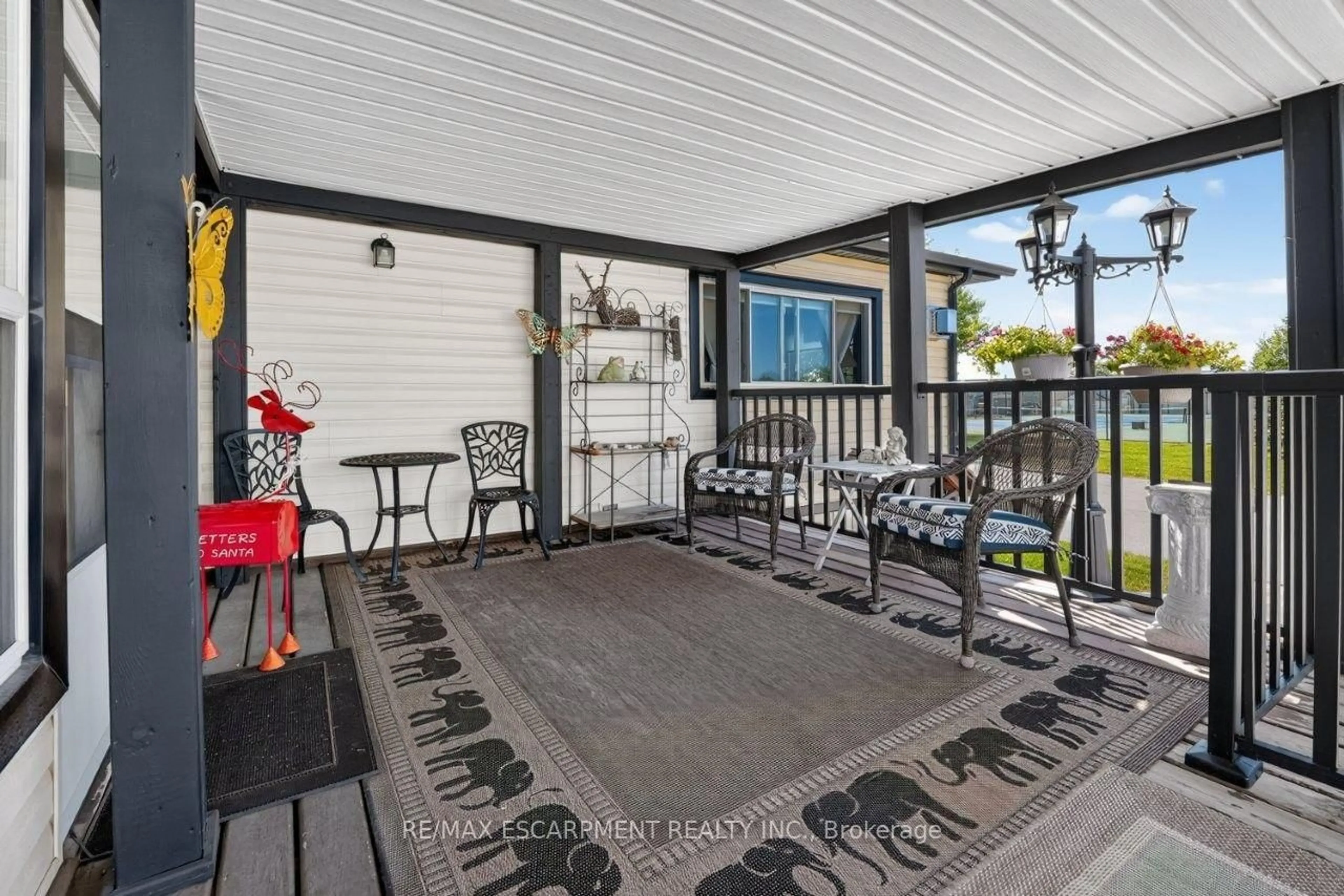 Patio, street for 3033 Townline Rd #80, Fort Erie Ontario L0S 1S1