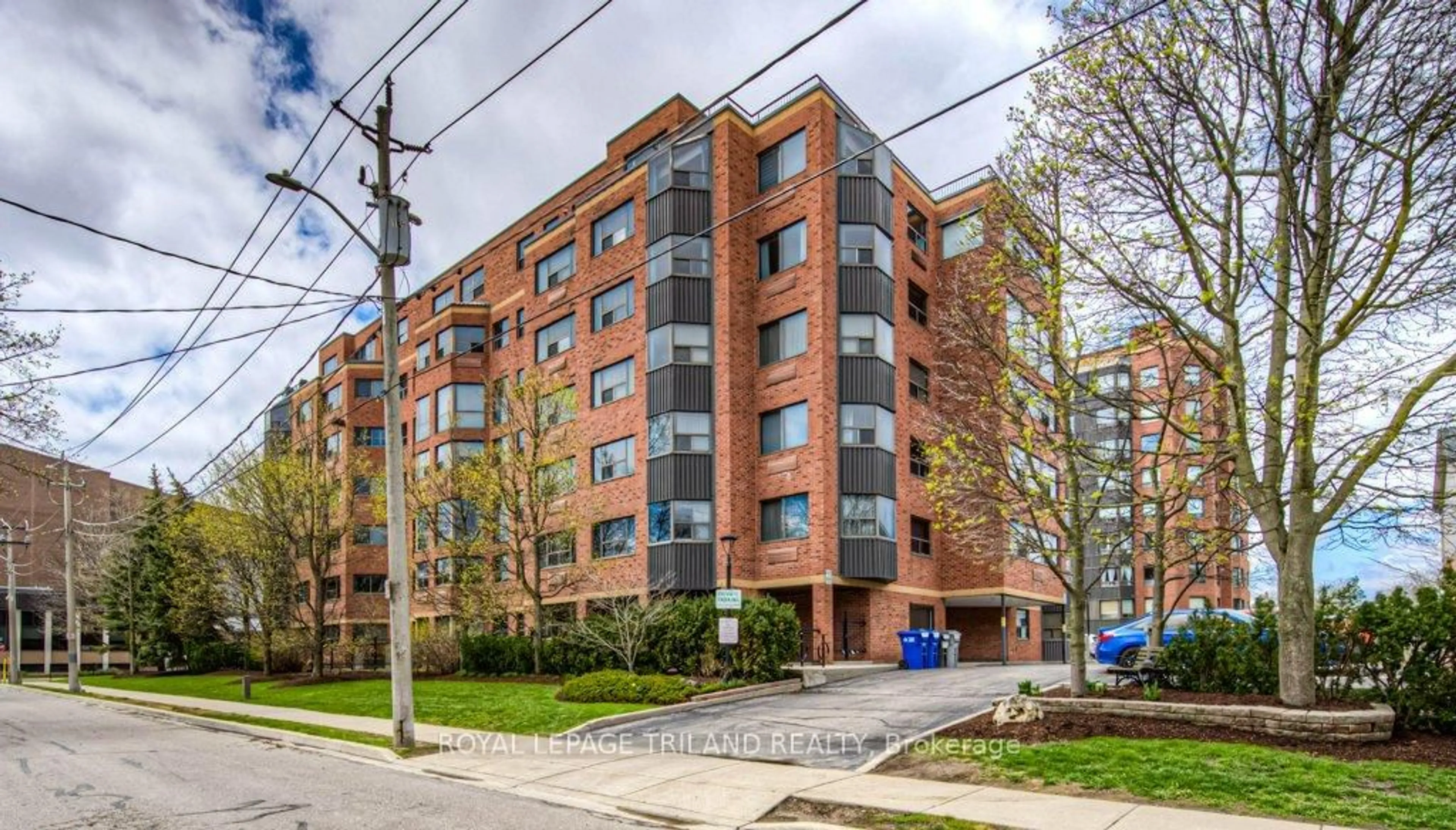 Home with brick exterior material, street for 20 Ellen St #403, Kitchener Ontario N3H 6R7