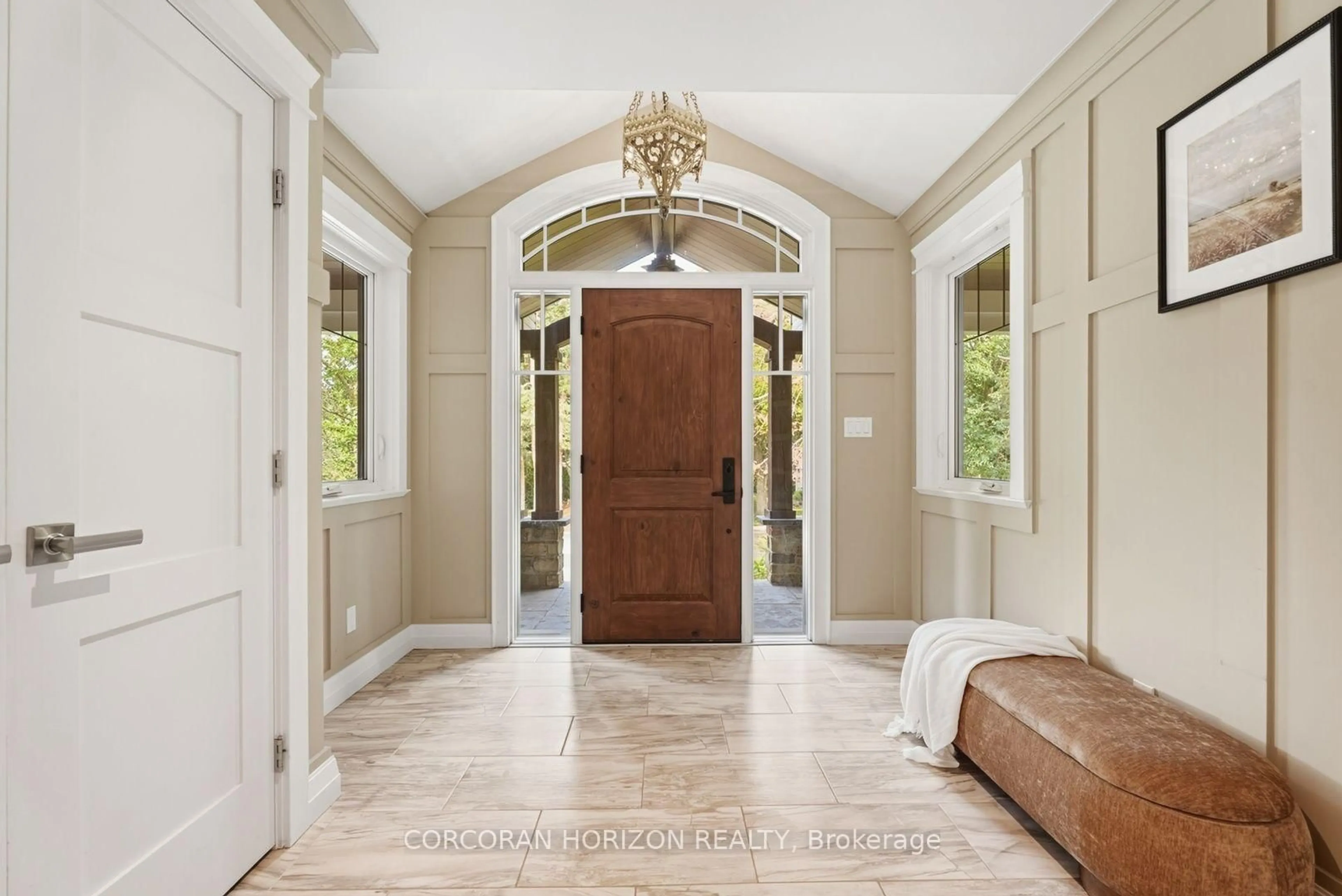 Indoor entryway for 266 Ferndale Pl, Waterloo Ontario N2J 3X9