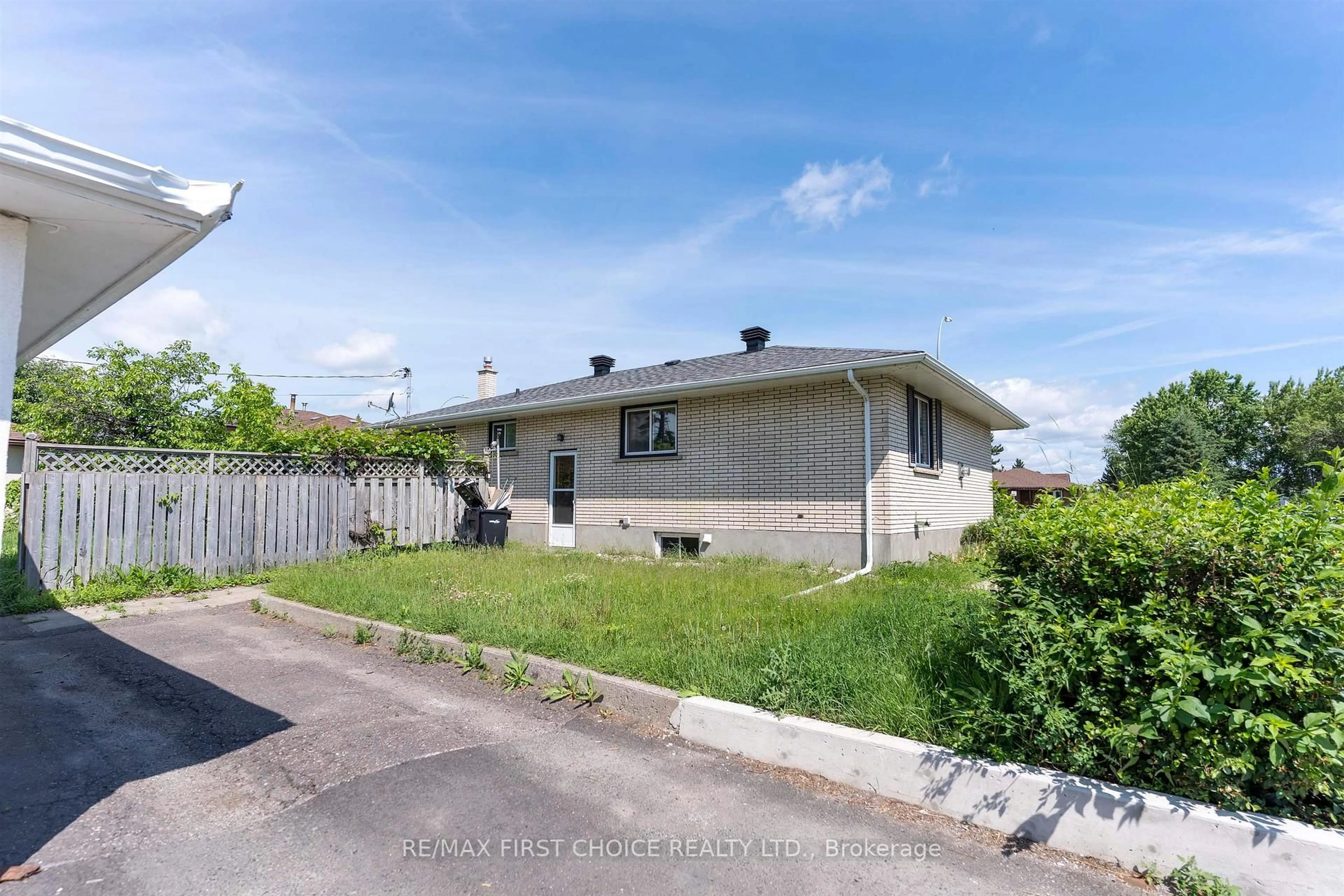 Unknown for 400 Victoria Ave, Thunder Bay Ontario P7C 1G7