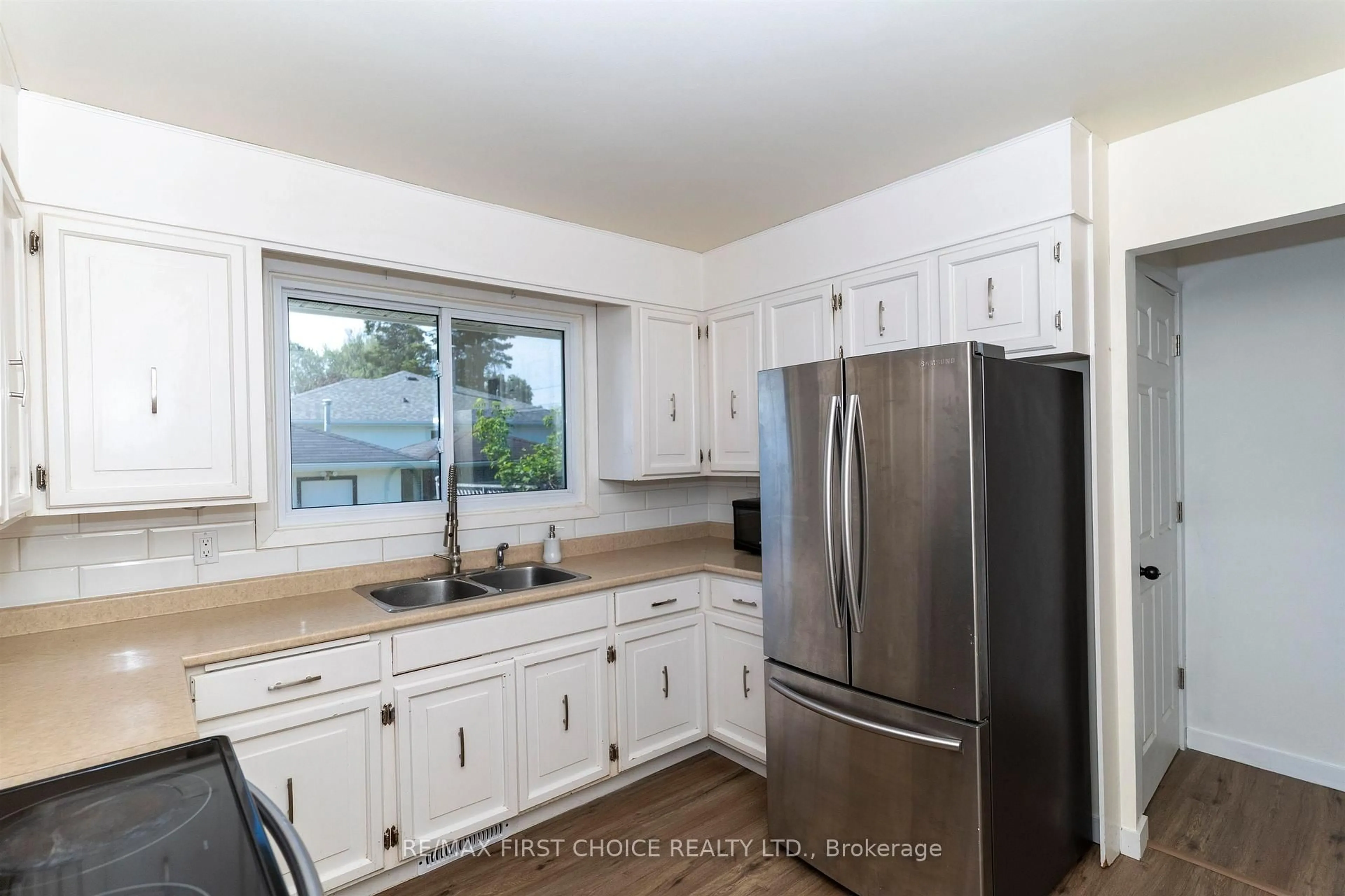 Unknown for 400 Victoria Ave, Thunder Bay Ontario P7C 1G7
