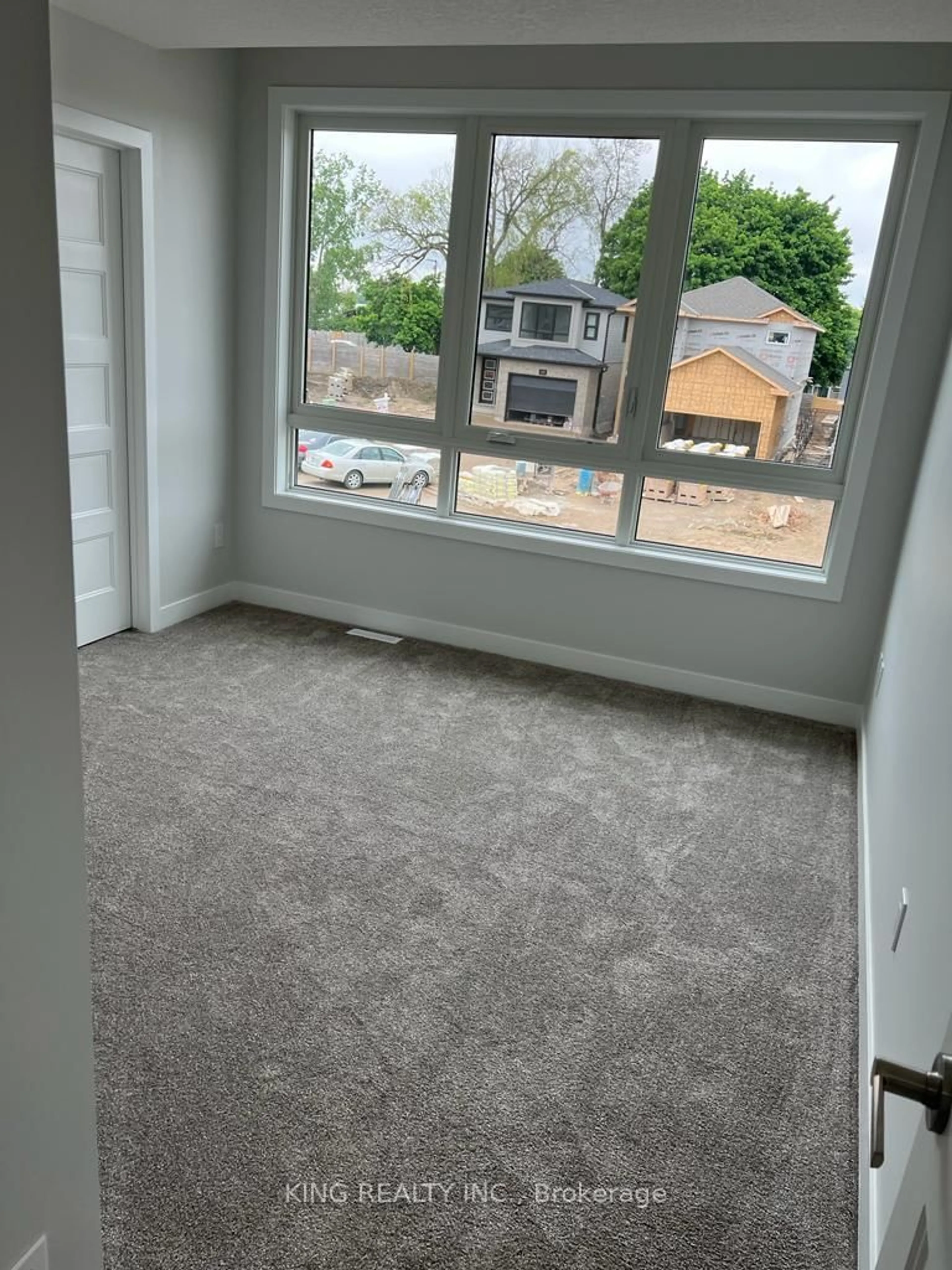 A pic of a room for 89 Marconi Crt, London East Ontario N5V 0C9