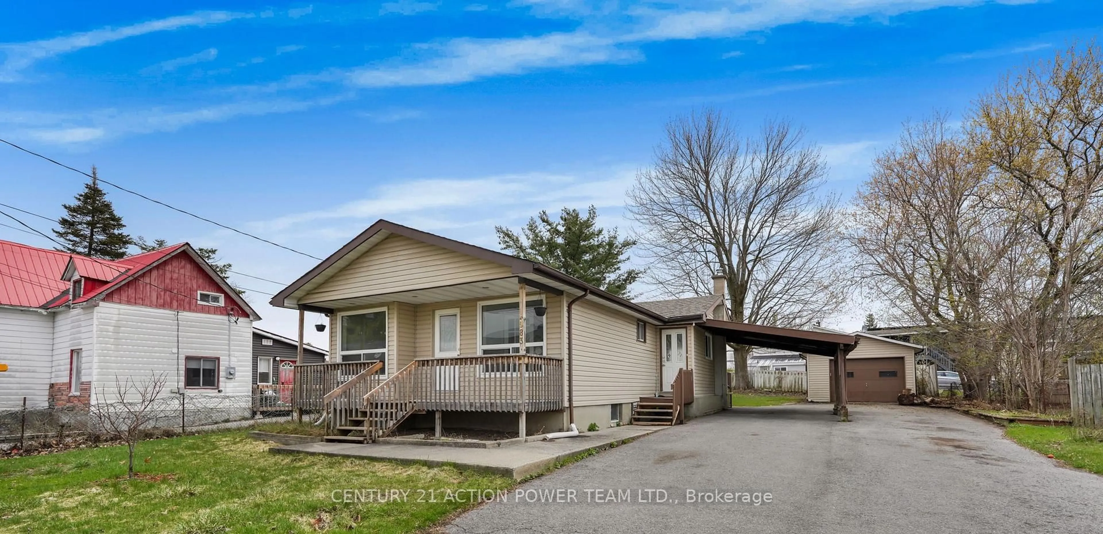 Home with vinyl exterior material, street for 983 Chapman St, Clarence-Rockland Ontario K4K 1E6