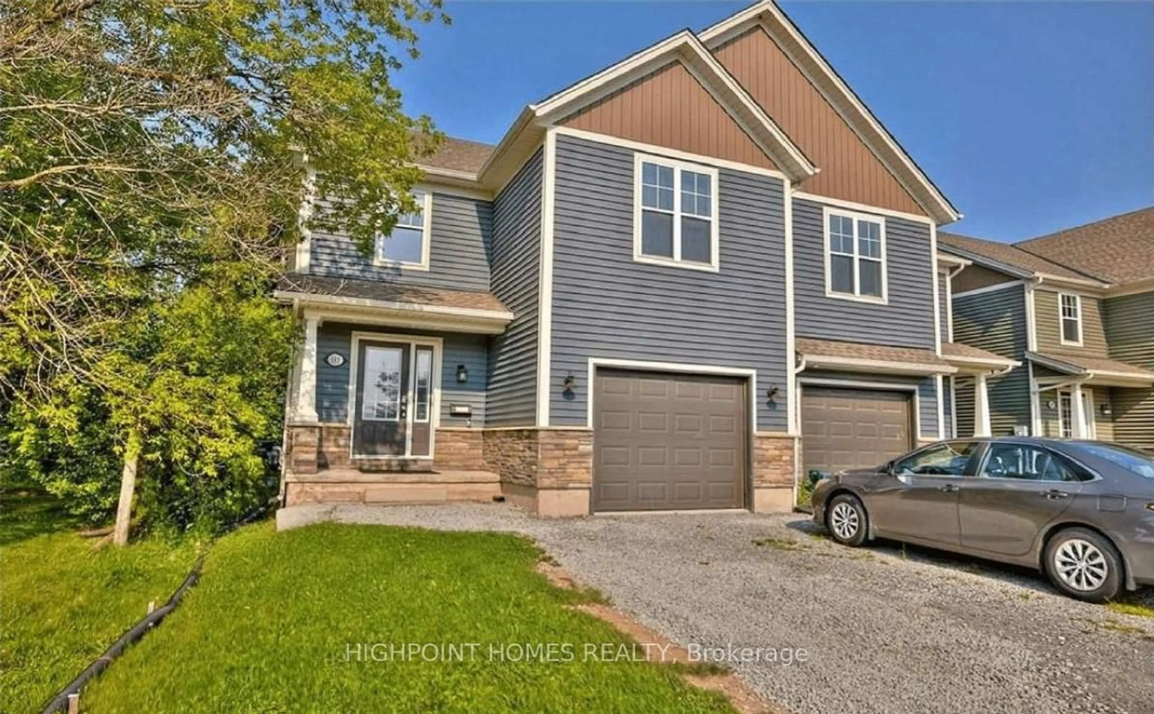 Home with brick exterior material, street for 593 First Ave, Welland Ontario L3C 6Z8