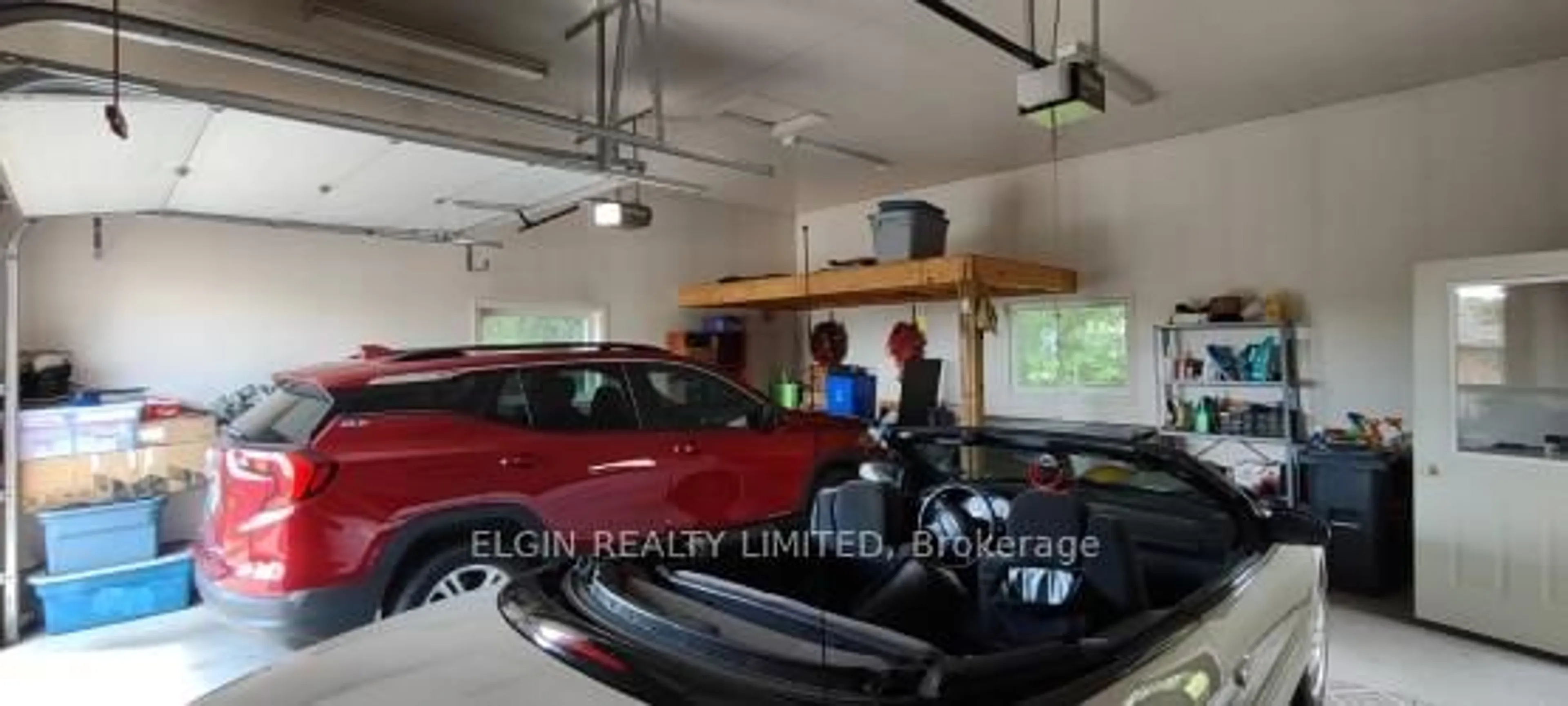 Indoor garage for 219 Brentwood Cres, Central Elgin Ontario N0L 1B0
