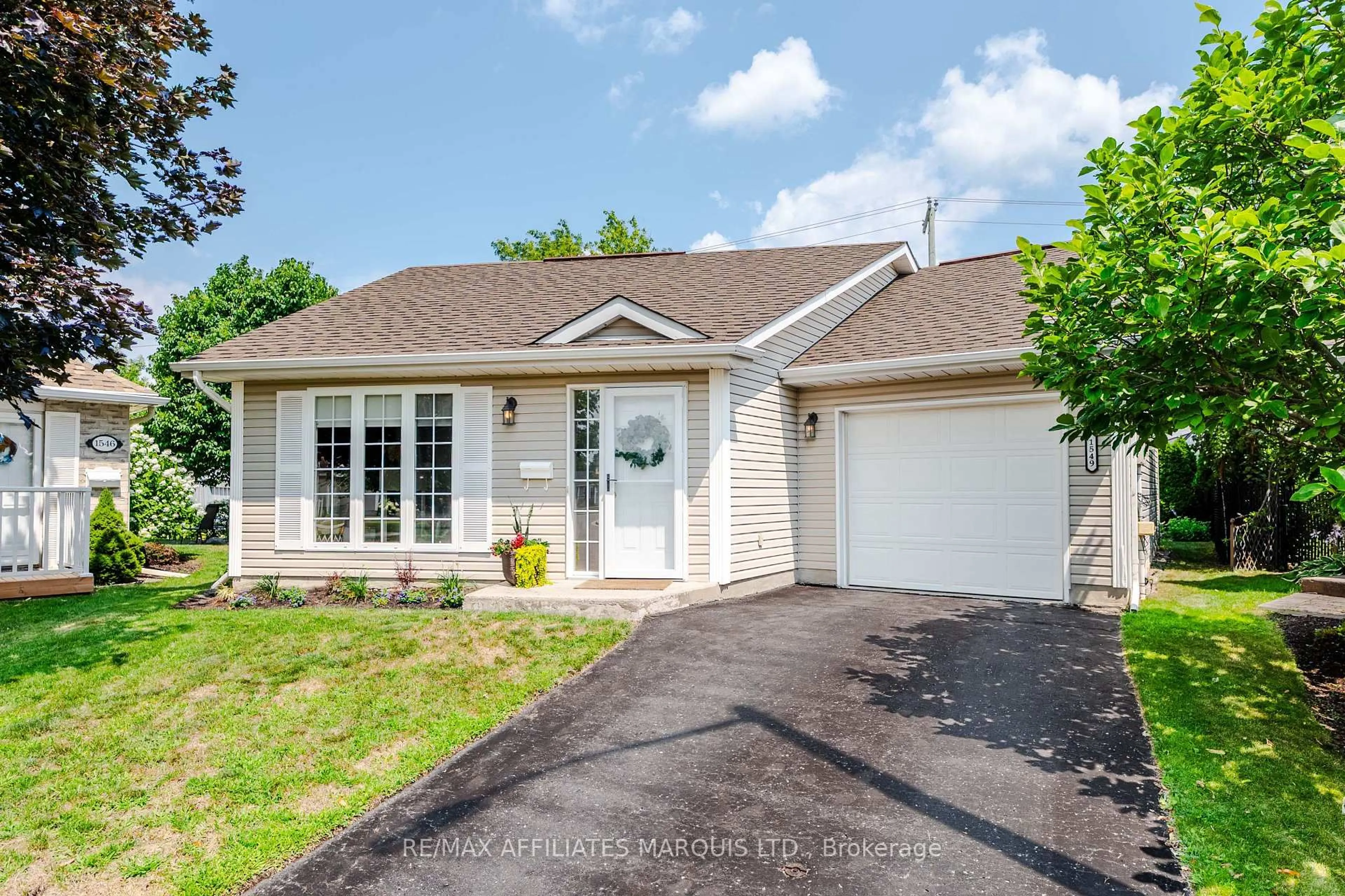 Home with vinyl exterior material, street for 1549 Joseph Crt, Cornwall Ontario K6H 7N7