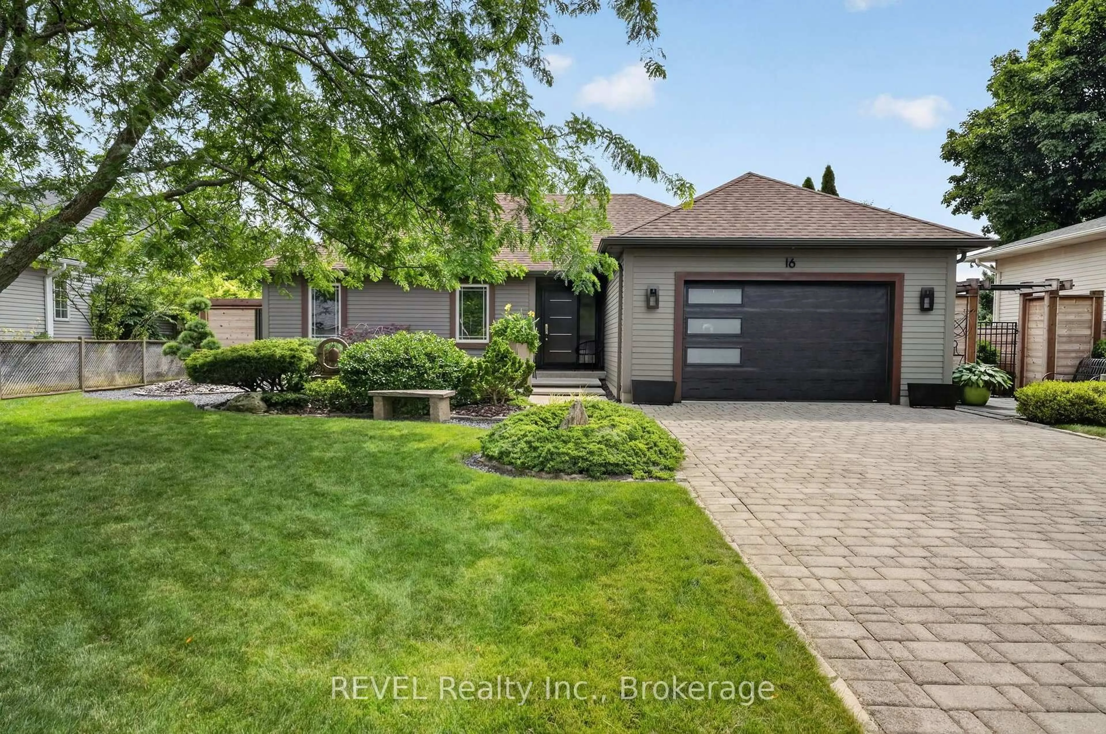 Unknown for 16 Confederation Dr, Niagara-on-the-Lake Ontario L0S 1J0