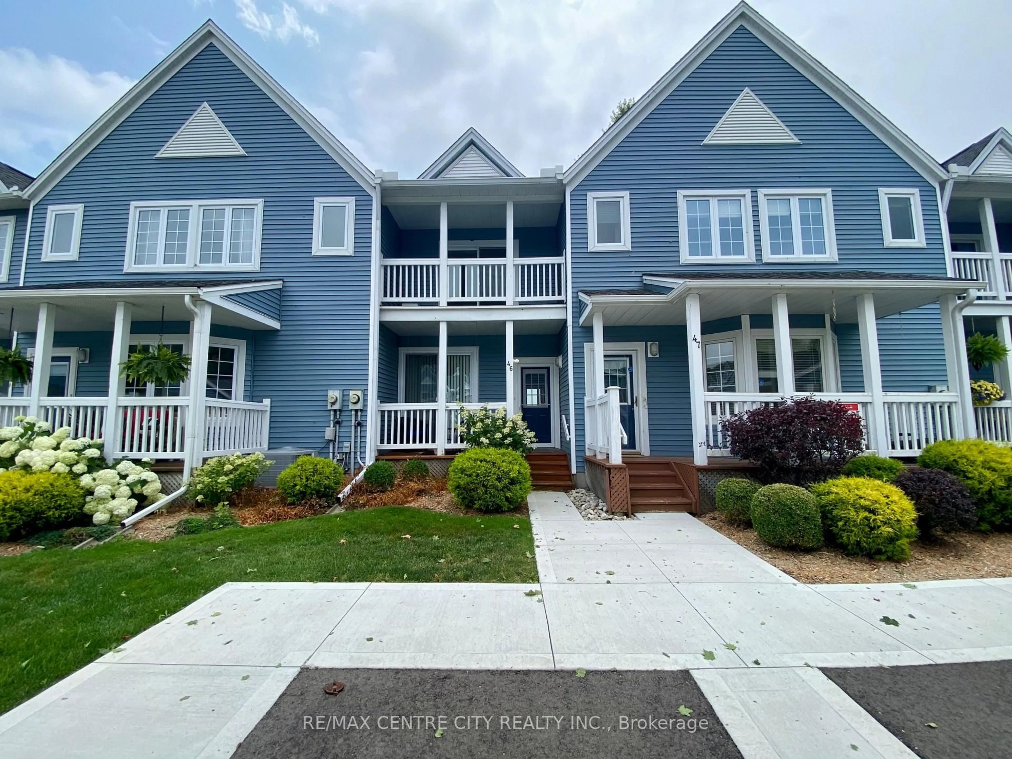 Home with vinyl exterior material, water/lake/river/ocean view for 374 Front St #46, Central Elgin Ontario N5L 1G1