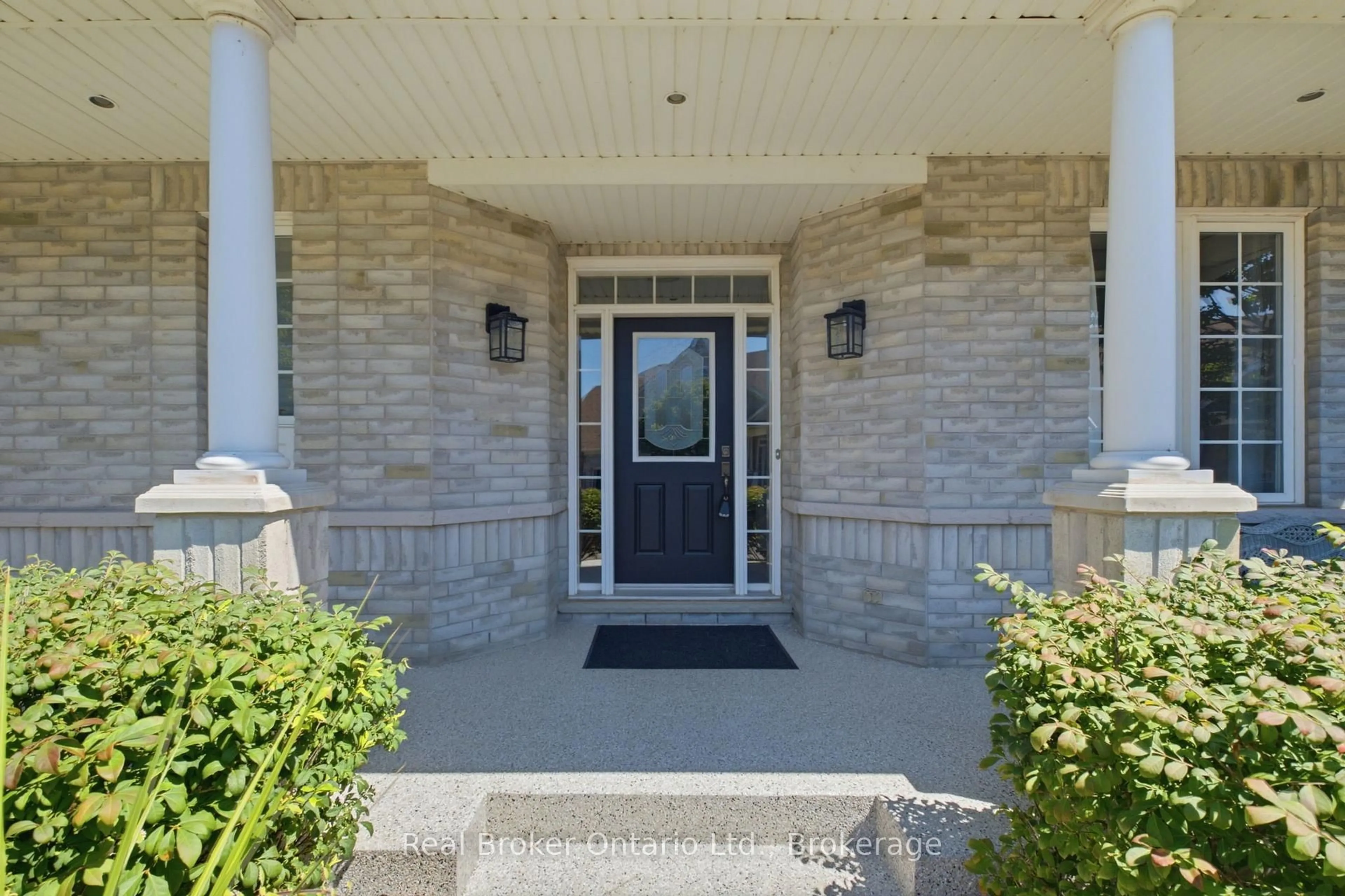 Indoor entryway for 20 Shortreed Lane, Port Hope Ontario L1A 0A4