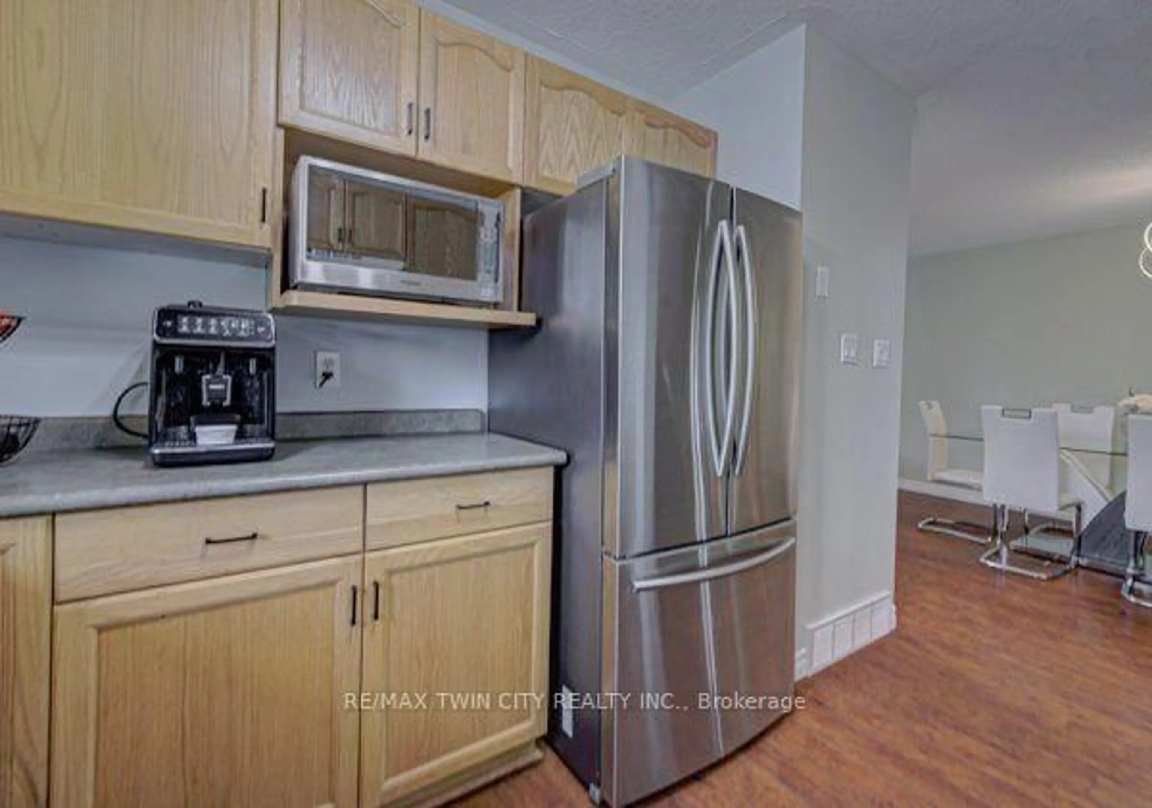 Standard kitchen, unknown for 37 Wingfield Ave, Stratford Ontario N5A 7R5