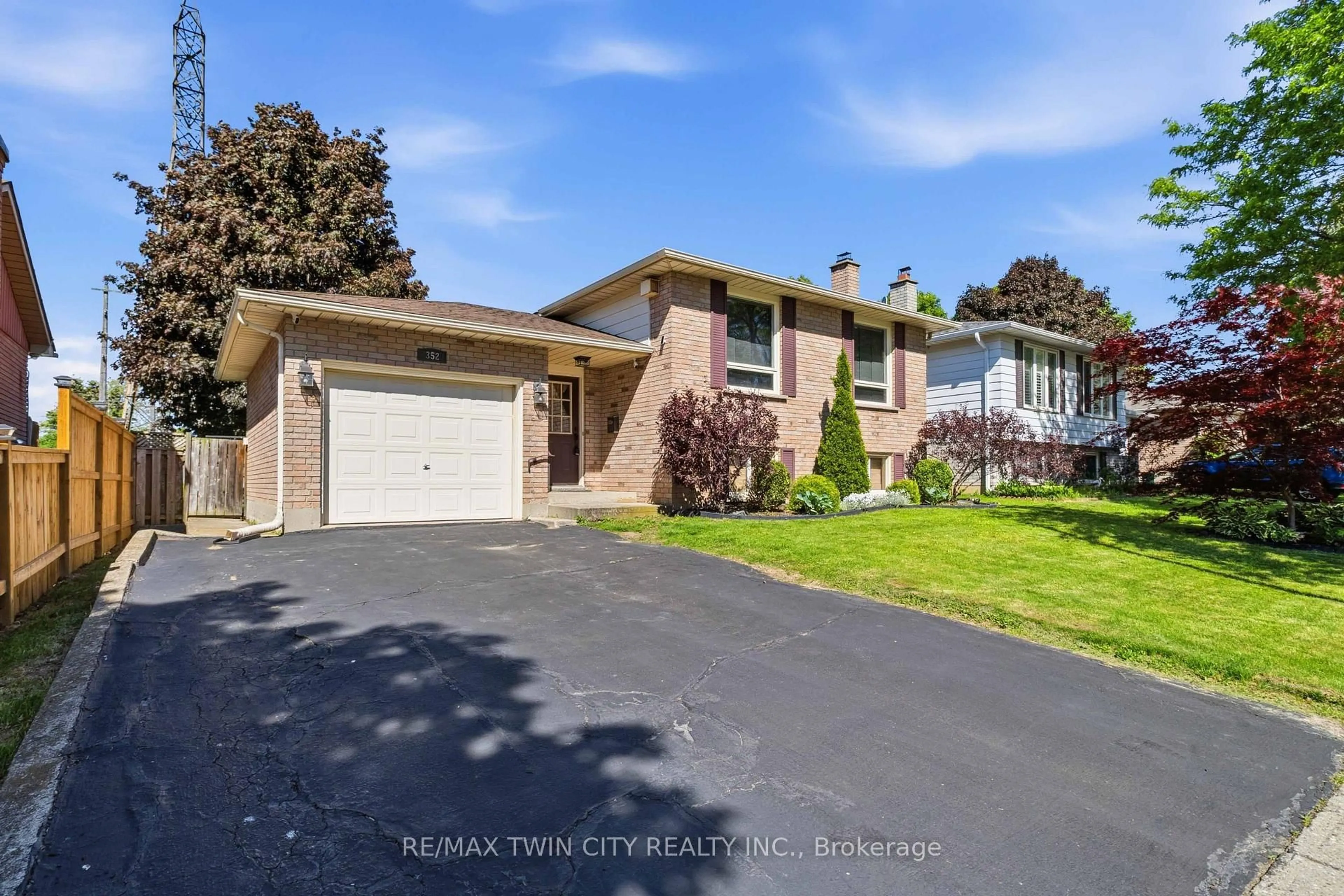 Unknown for 352 Brantwood Park Rd, Brantford Ontario N3P 1L2