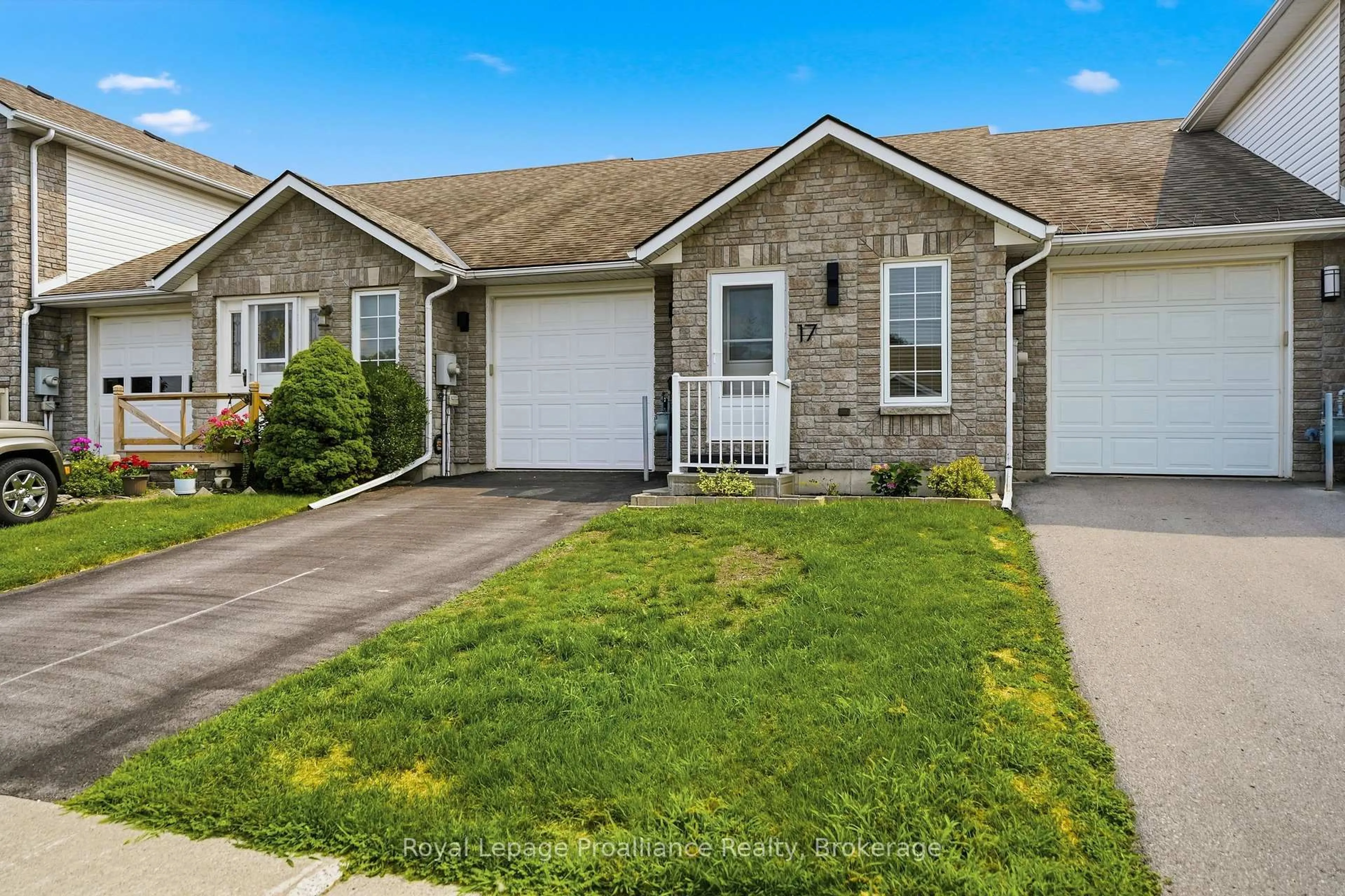 Home with vinyl exterior material, street for 17 Alder Crt, Belleville Ontario K8P 5L5