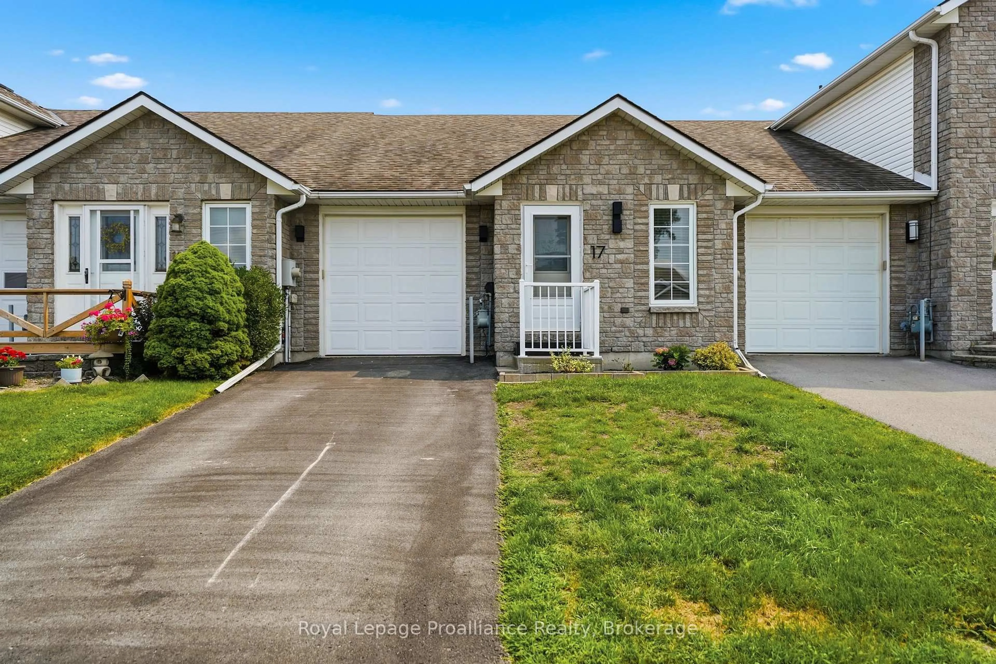 Home with vinyl exterior material, street for 17 Alder Crt, Belleville Ontario K8P 5L5