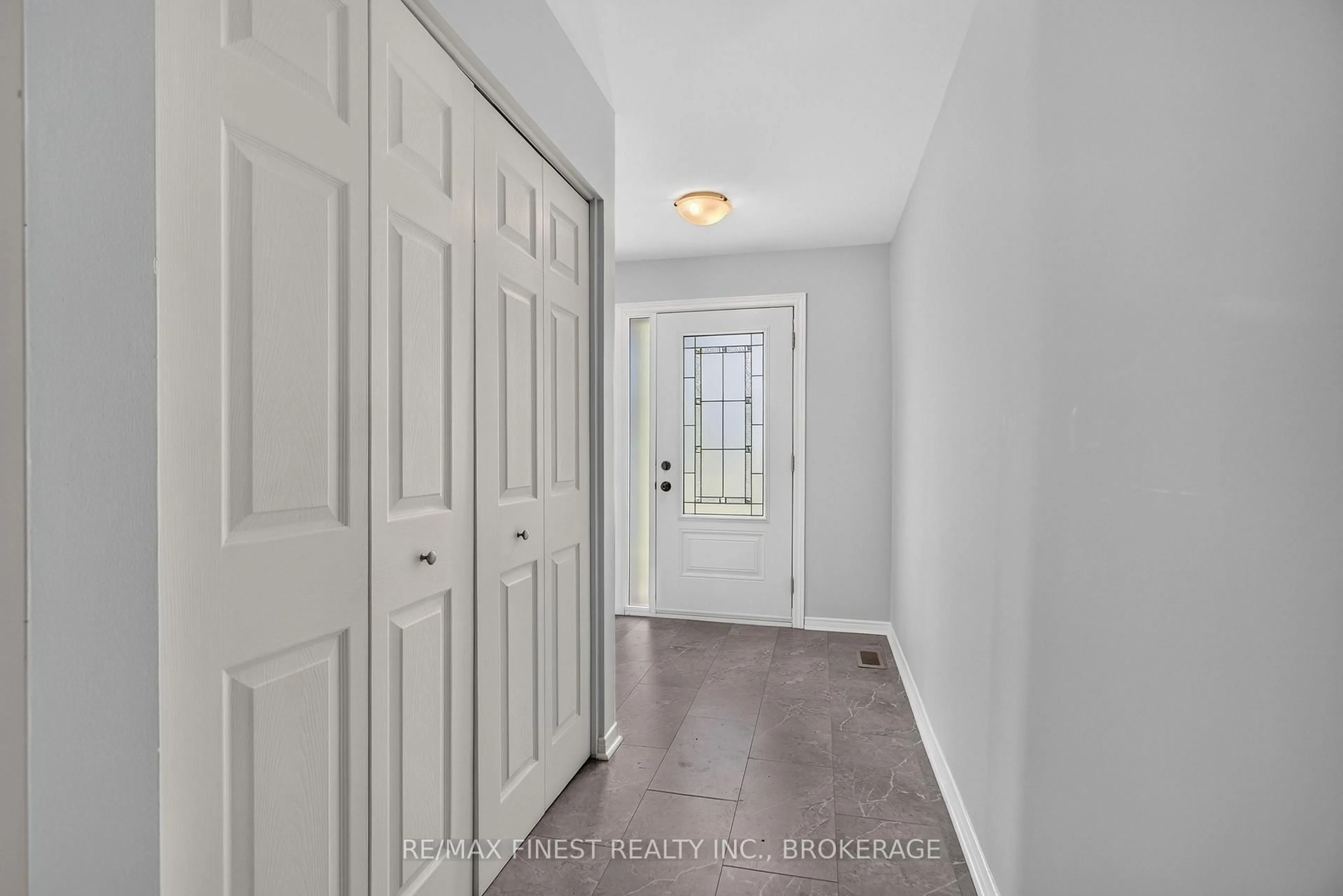 Indoor entryway for 881 Ludgate Cres, Kingston Ontario K7M 6C7