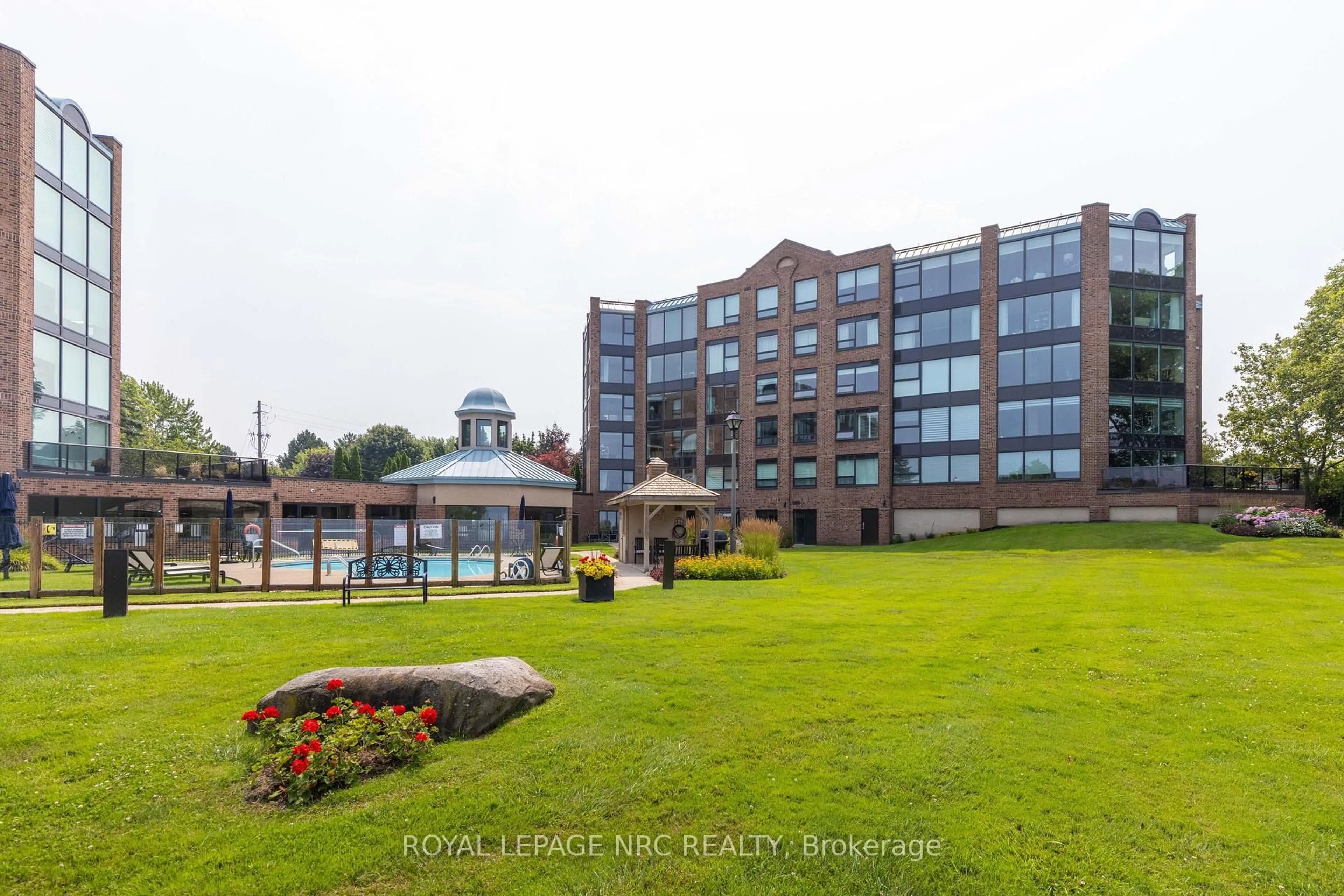 Pool for 701 Geneva St #2203, St. Catharines Ontario L2N 7H9