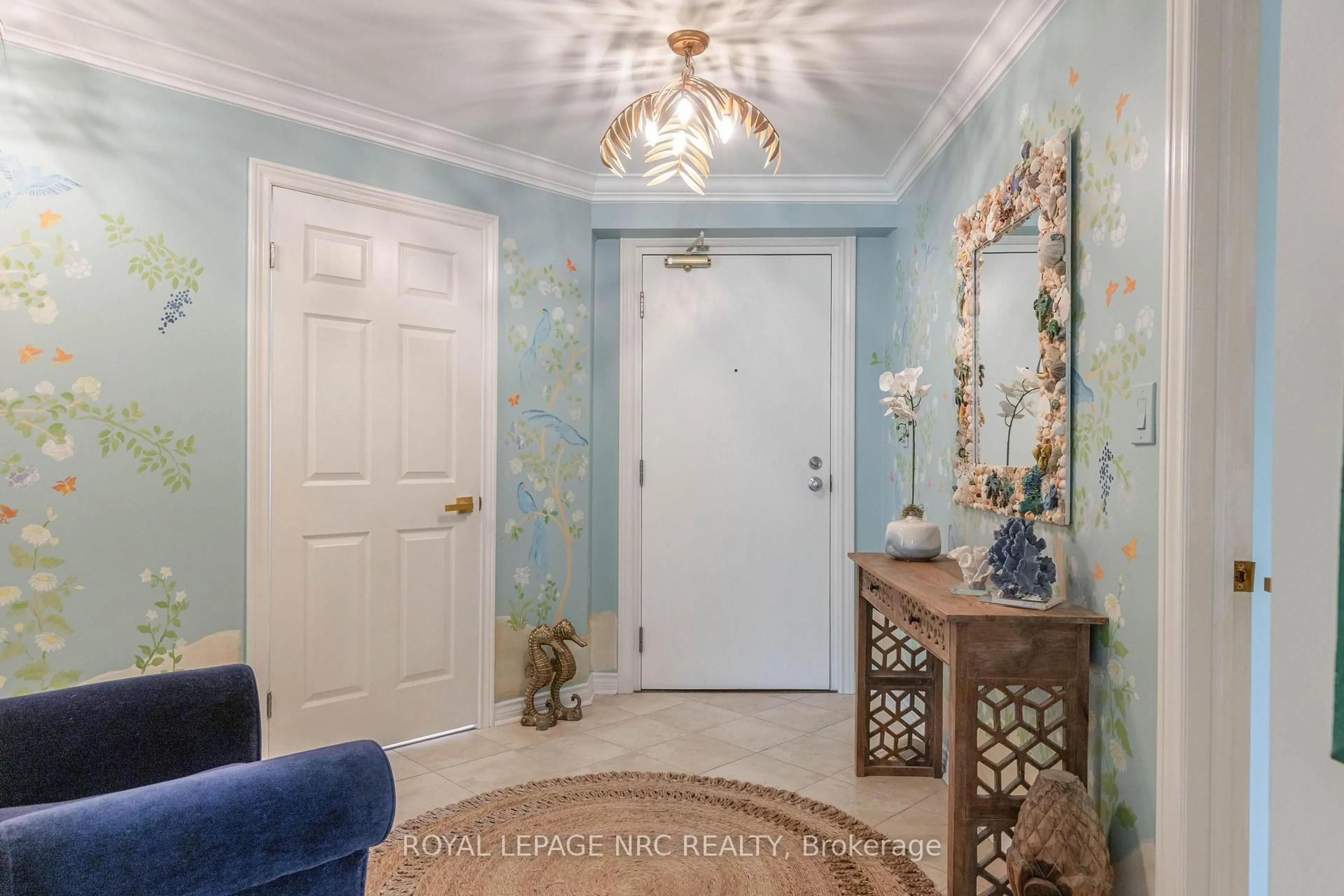 Indoor entryway for 701 Geneva St #2203, St. Catharines Ontario L2N 7H9