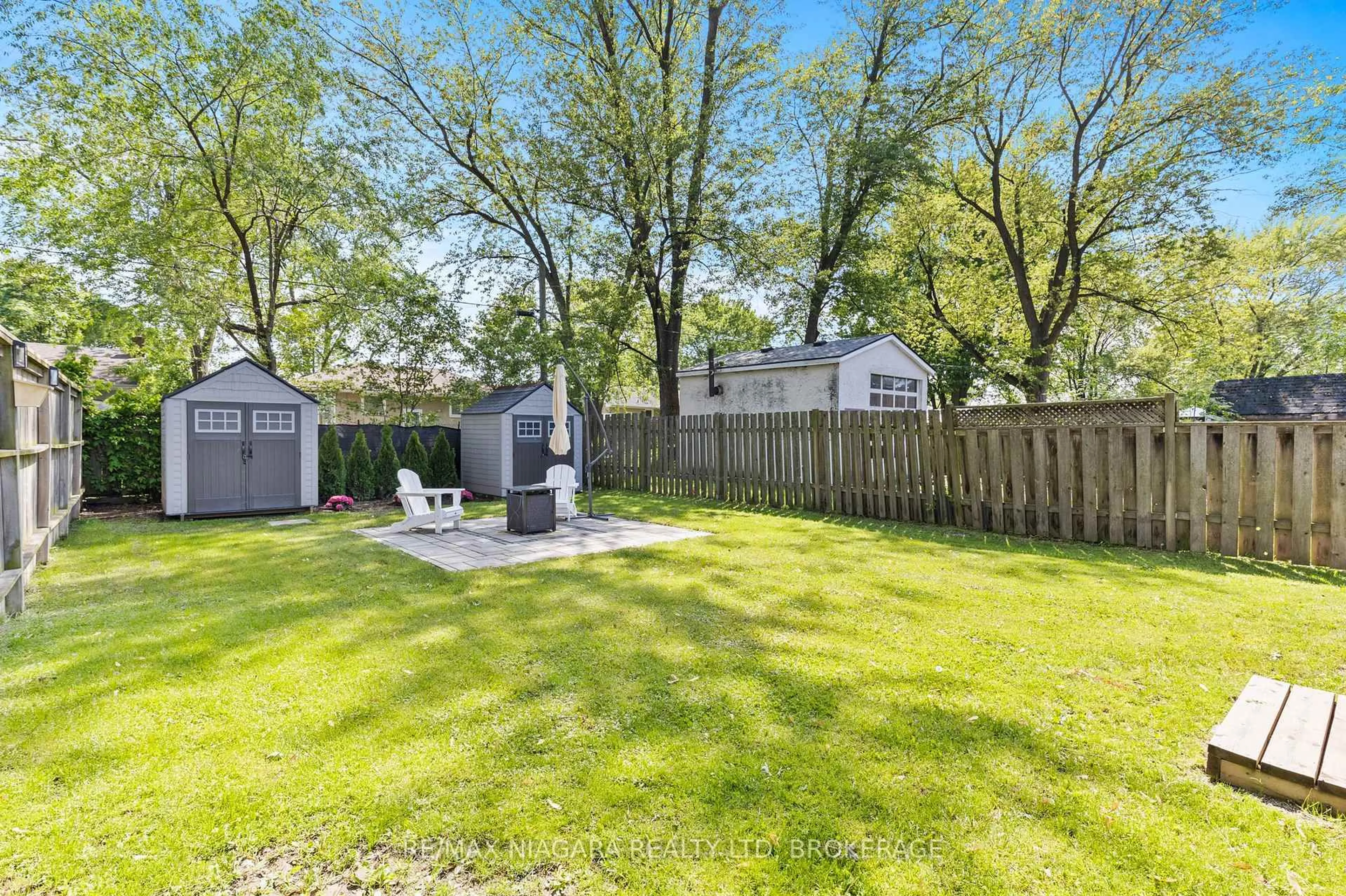 Patio, unknown for 38 ALEXANDRA Blvd, St. Catharines Ontario L2P 1J9
