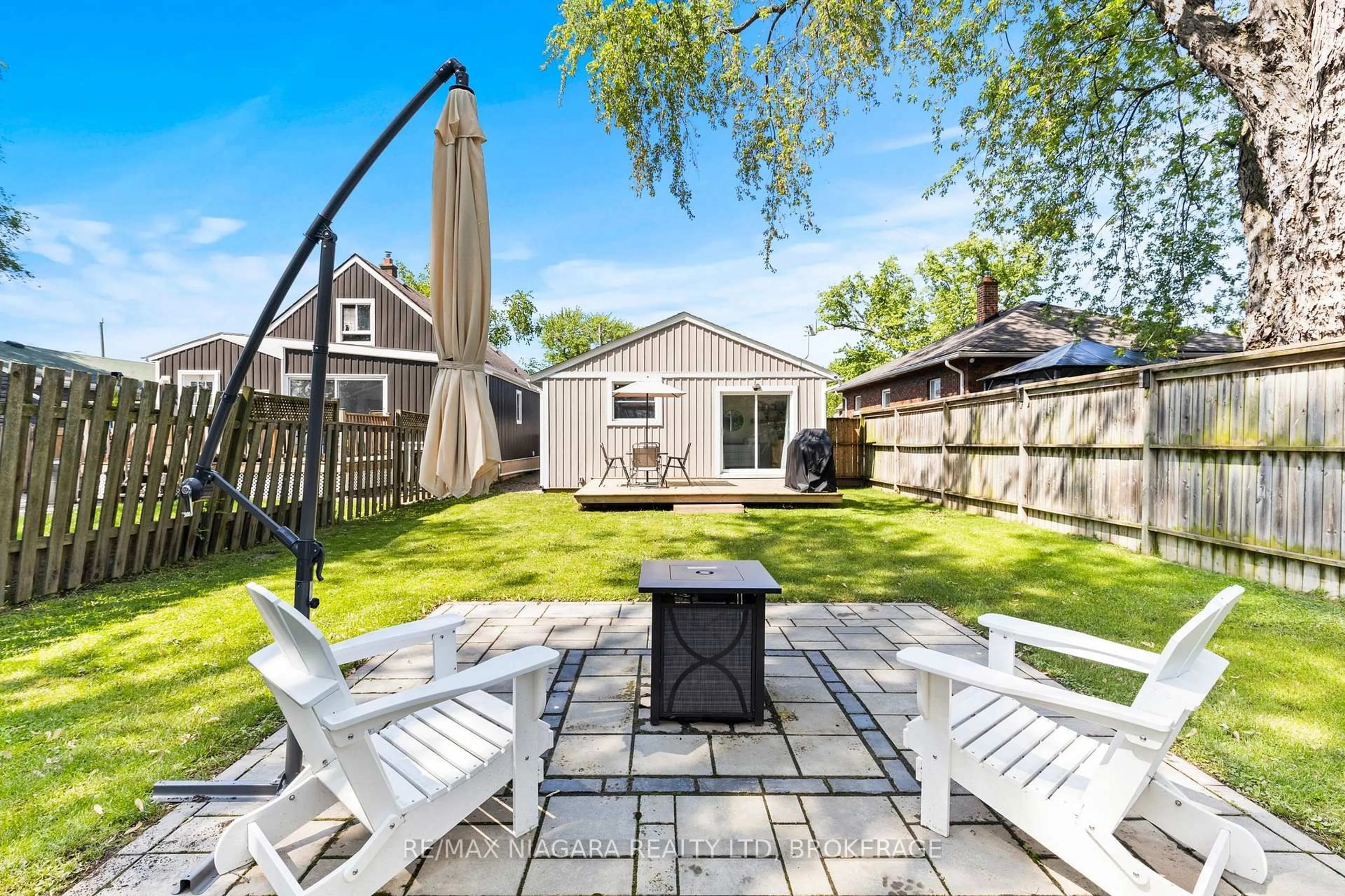 Patio, street for 38 ALEXANDRA Blvd, St. Catharines Ontario L2P 1J9