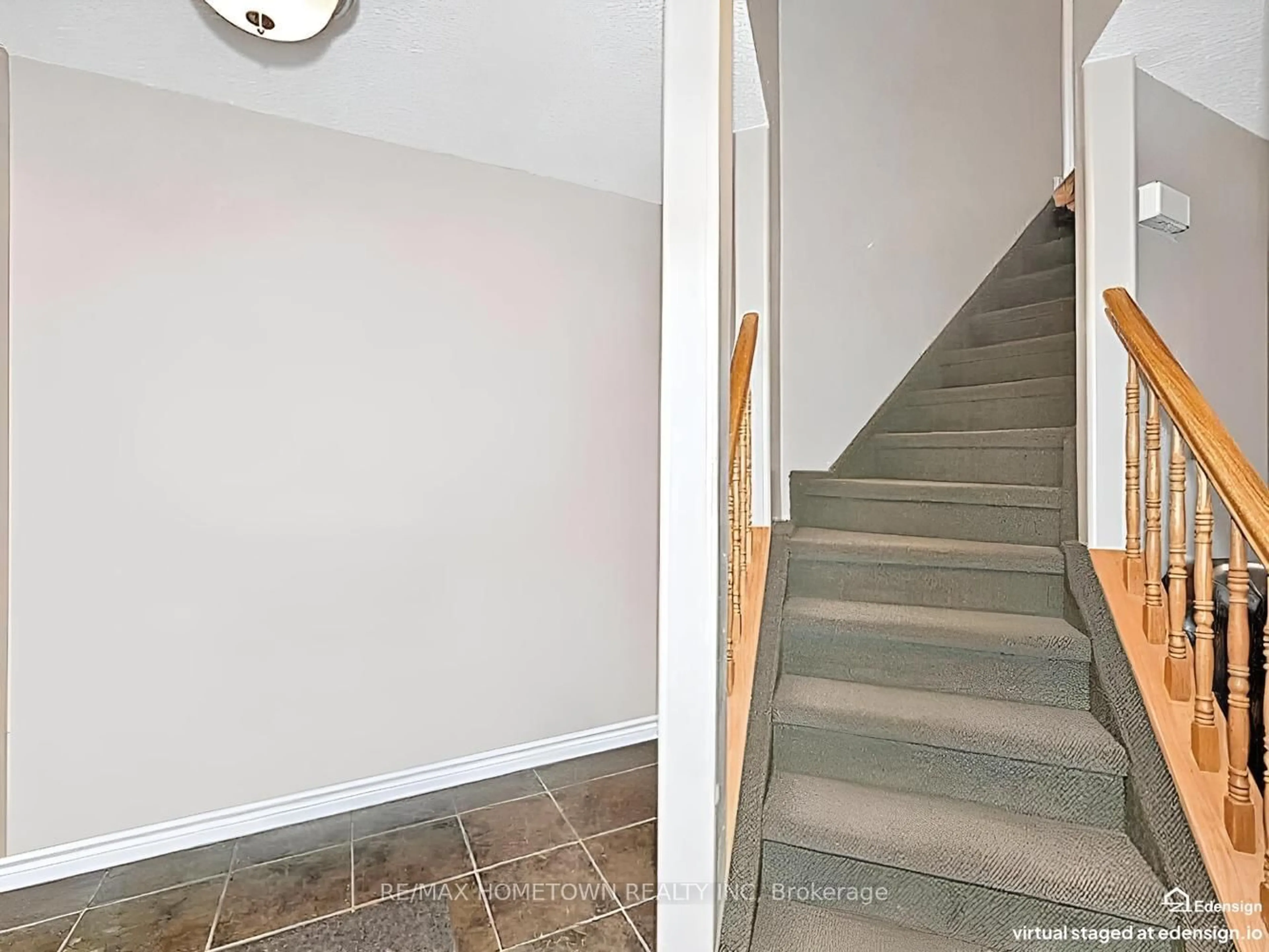 Indoor entryway for 16 REGENCY Pl, Brockville Ontario K6V 7M5