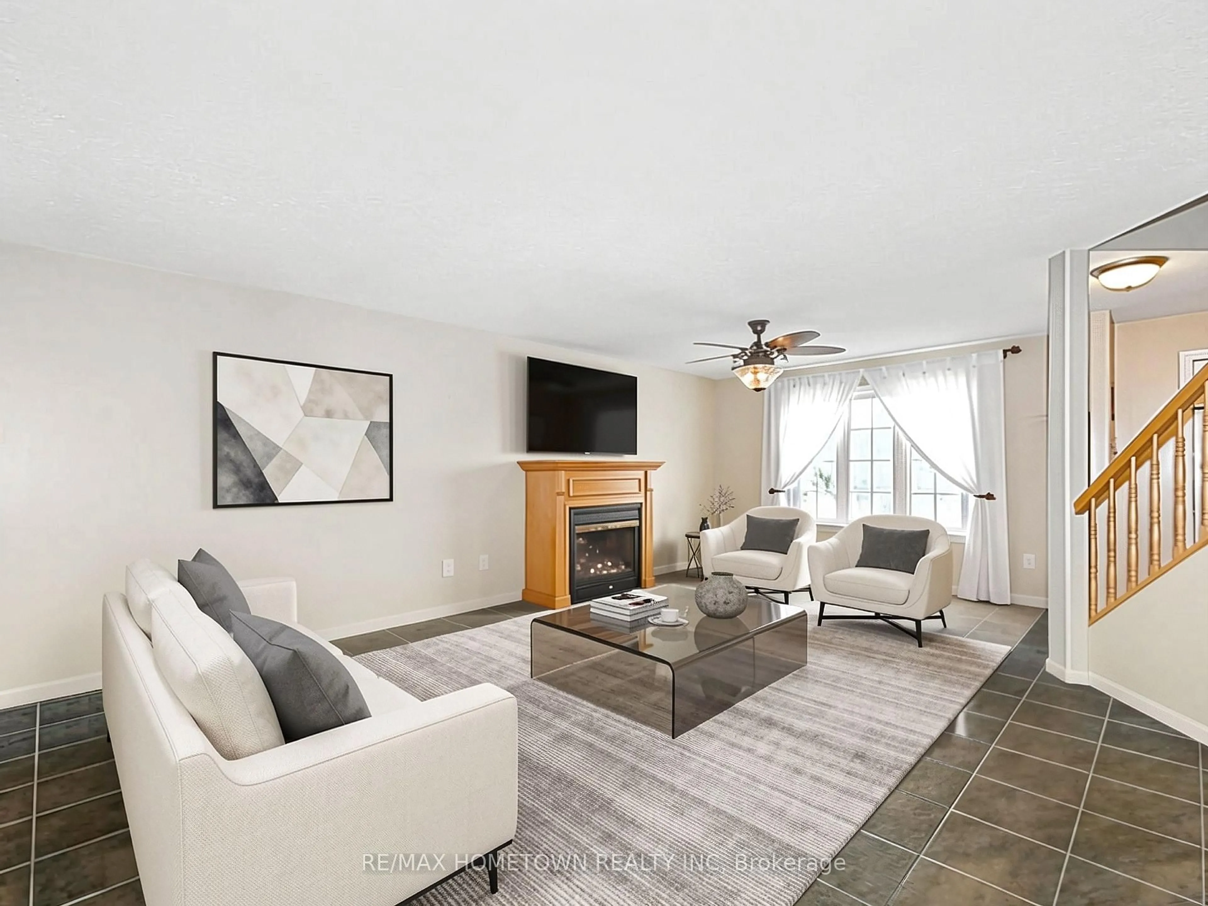 Living room with furniture, unknown for 16 REGENCY Pl, Brockville Ontario K6V 7M5