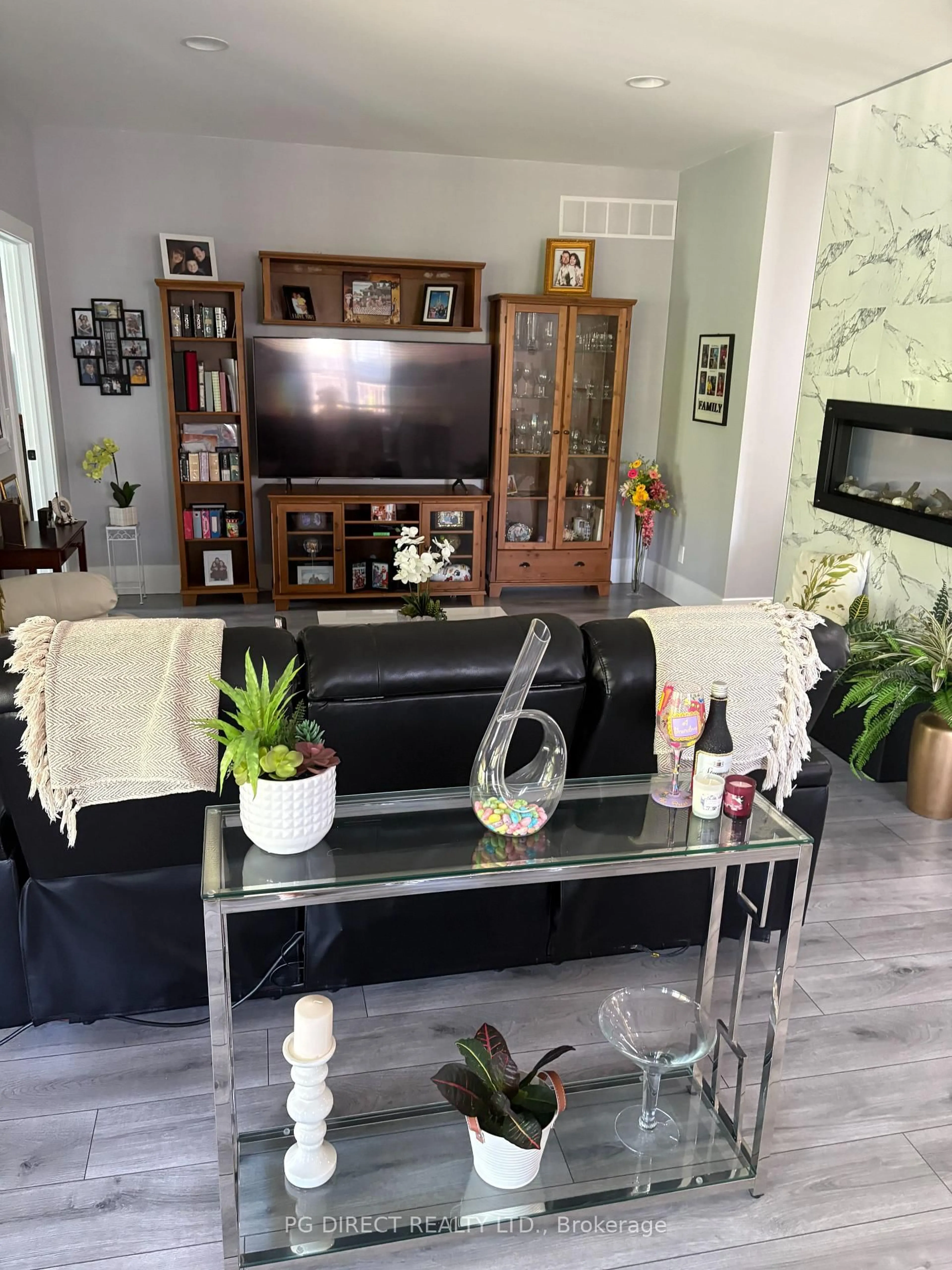 Living room with furniture, unknown for 16 Woodstream Dr, Huntsville Ontario P1H 0B7