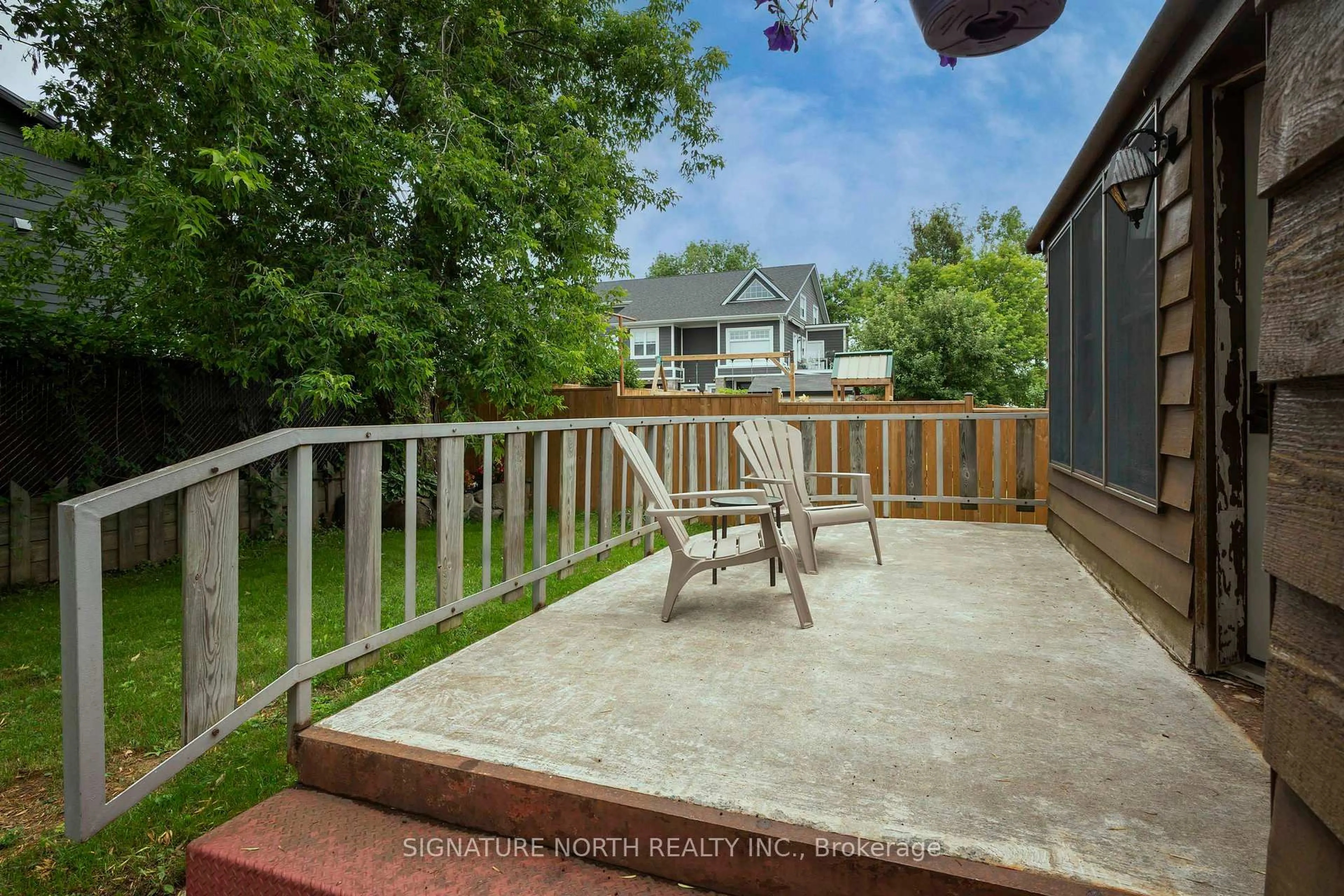 Patio, water/lake/river/ocean view for 74 Prospect Ave, Thunder Bay Ontario P7A 5L2