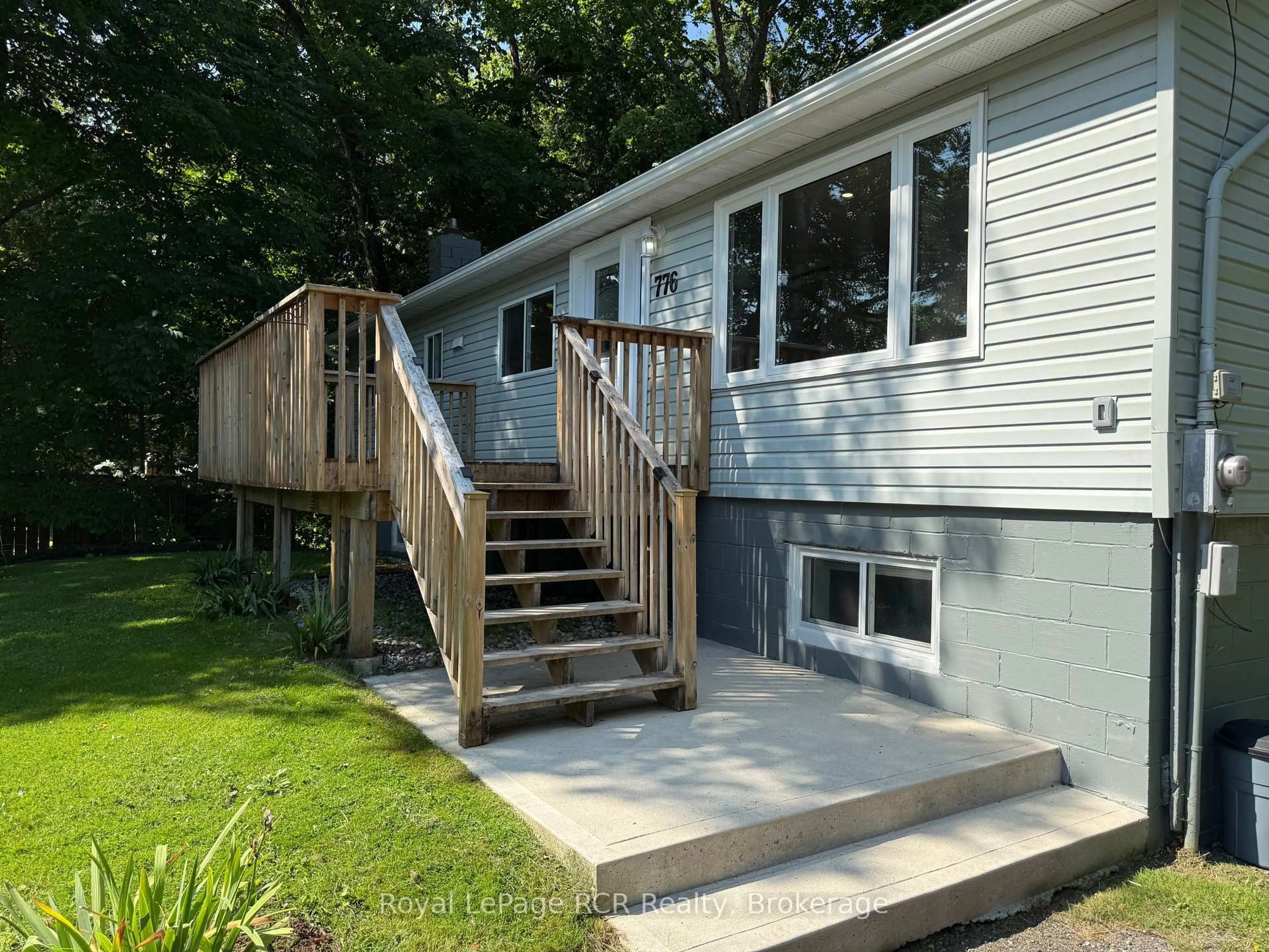 Home with vinyl exterior material, unknown for 776 Gould St, South Bruce Peninsula Ontario N0H 2T0