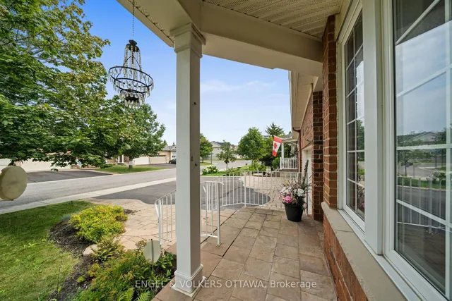 205 Cairnsmore Circ, Ottawa 2