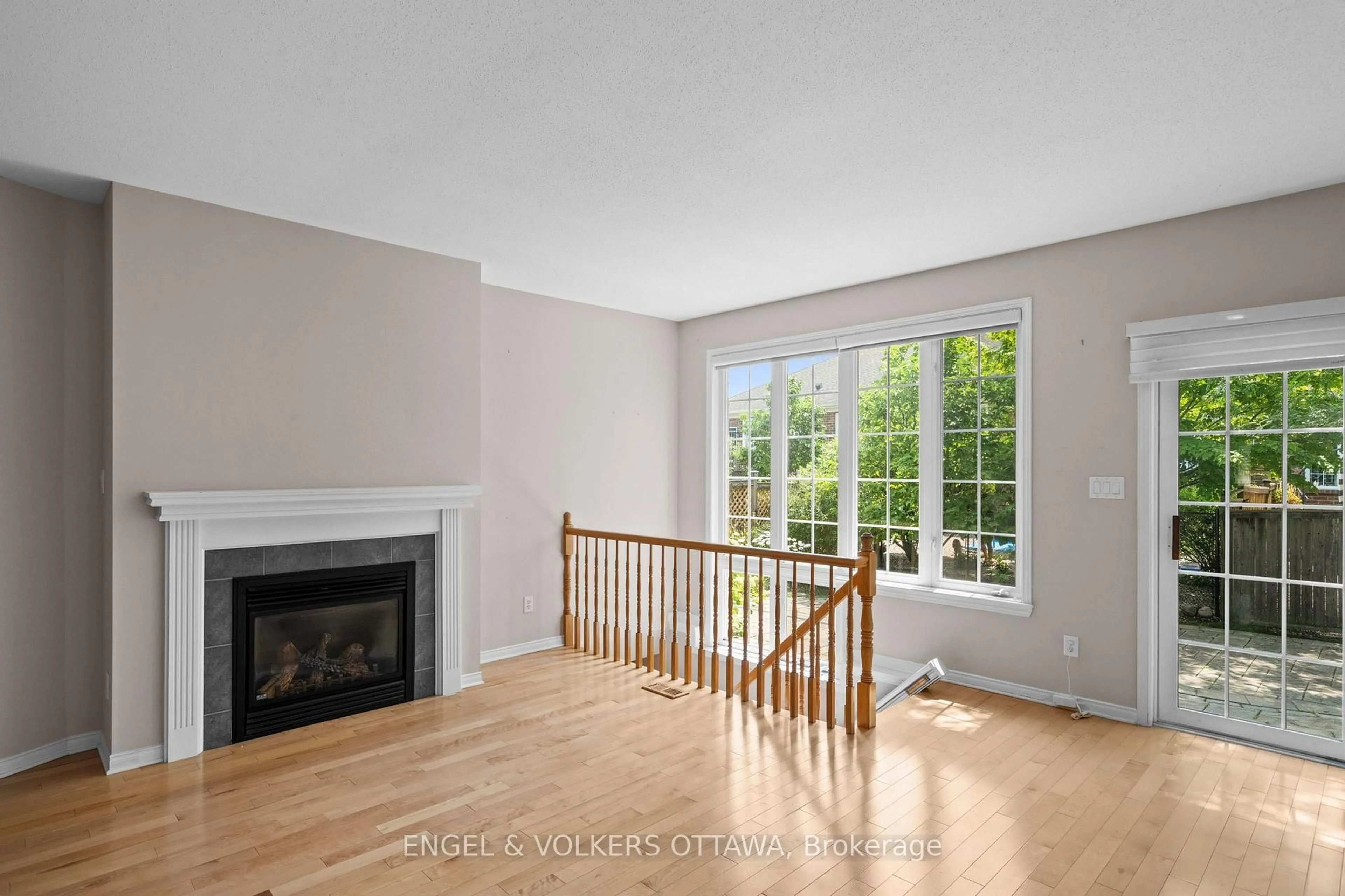 Unknown for 205 Cairnsmore Circ, Ottawa Ontario K2J 0G4