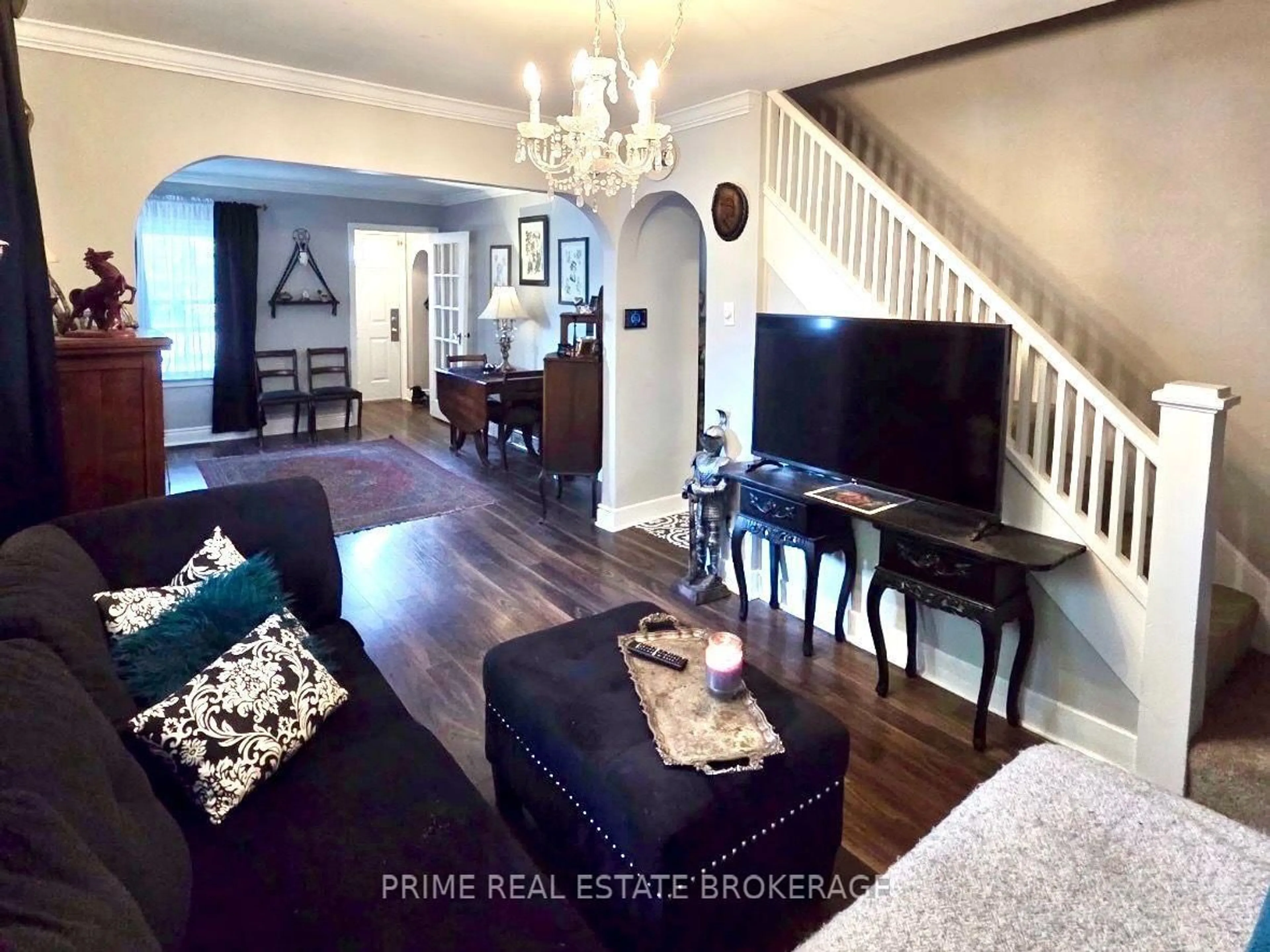 Living room with furniture, unknown for 586 Cheapside St, London East Ontario N5Y 3X8