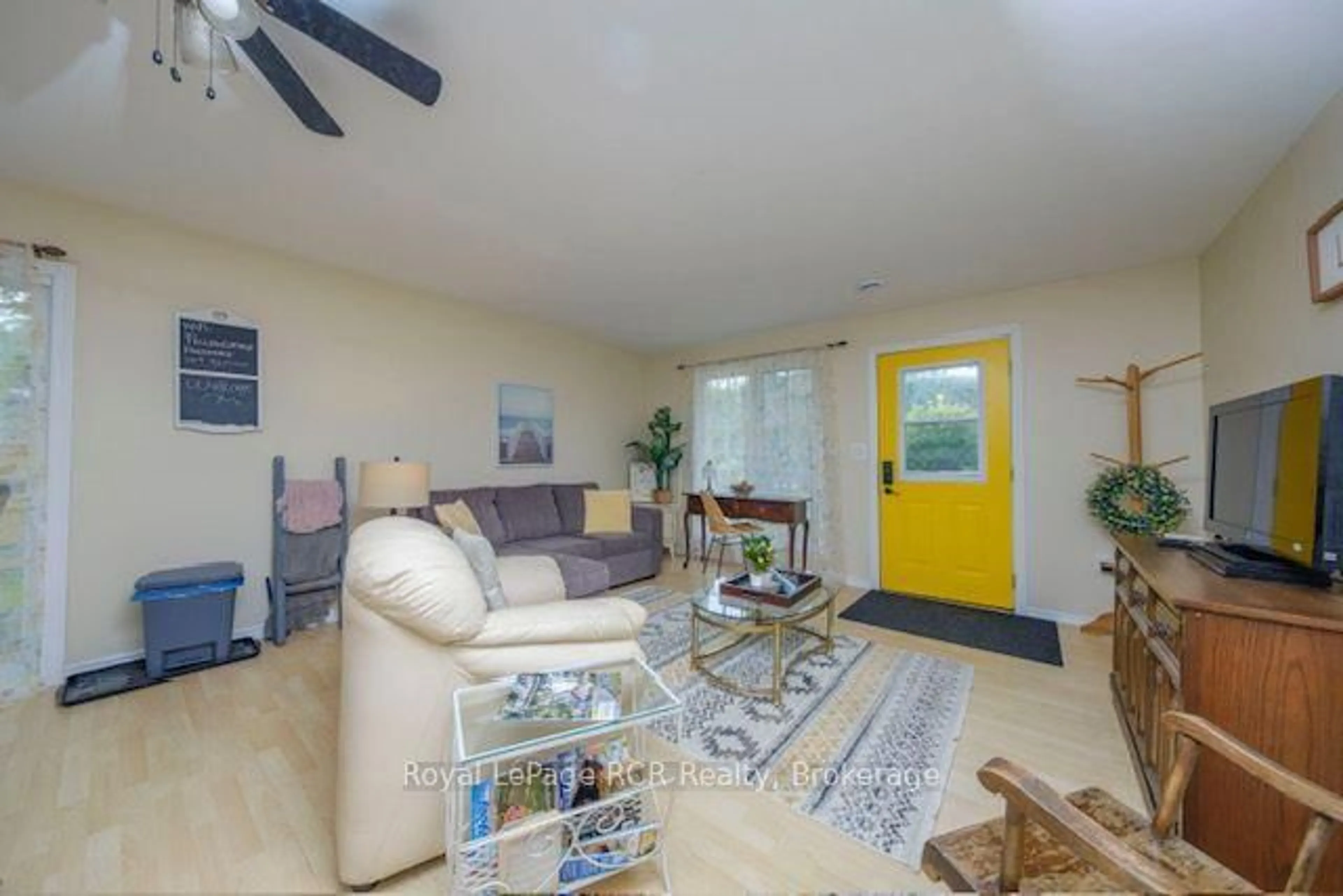 Living room with furniture, unknown for 107 Seneca St, Huron-Kinloss Ontario N2Z 2X3