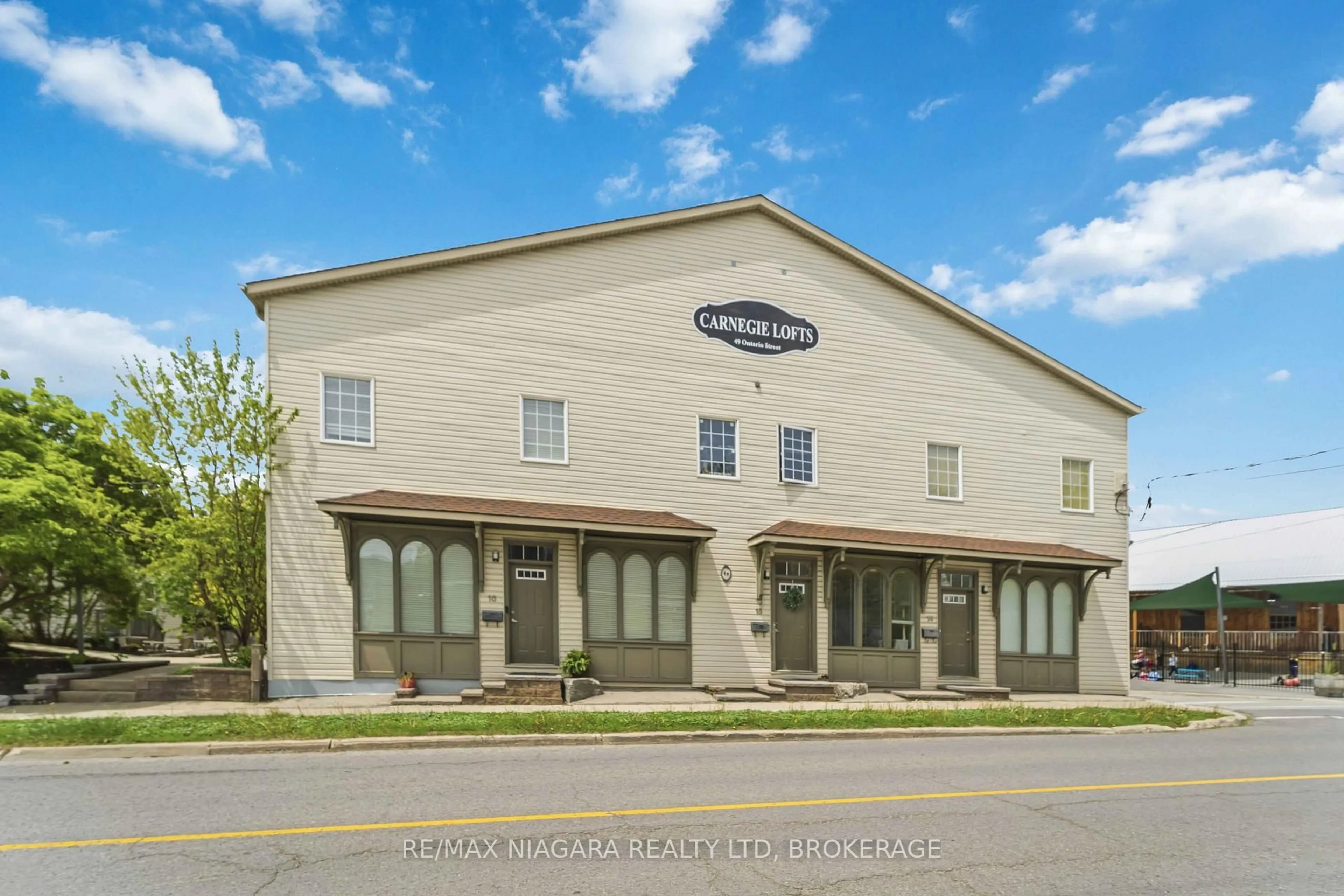 Unknown for 49 Ontario St #2, Grimsby Ontario L3M 3H2