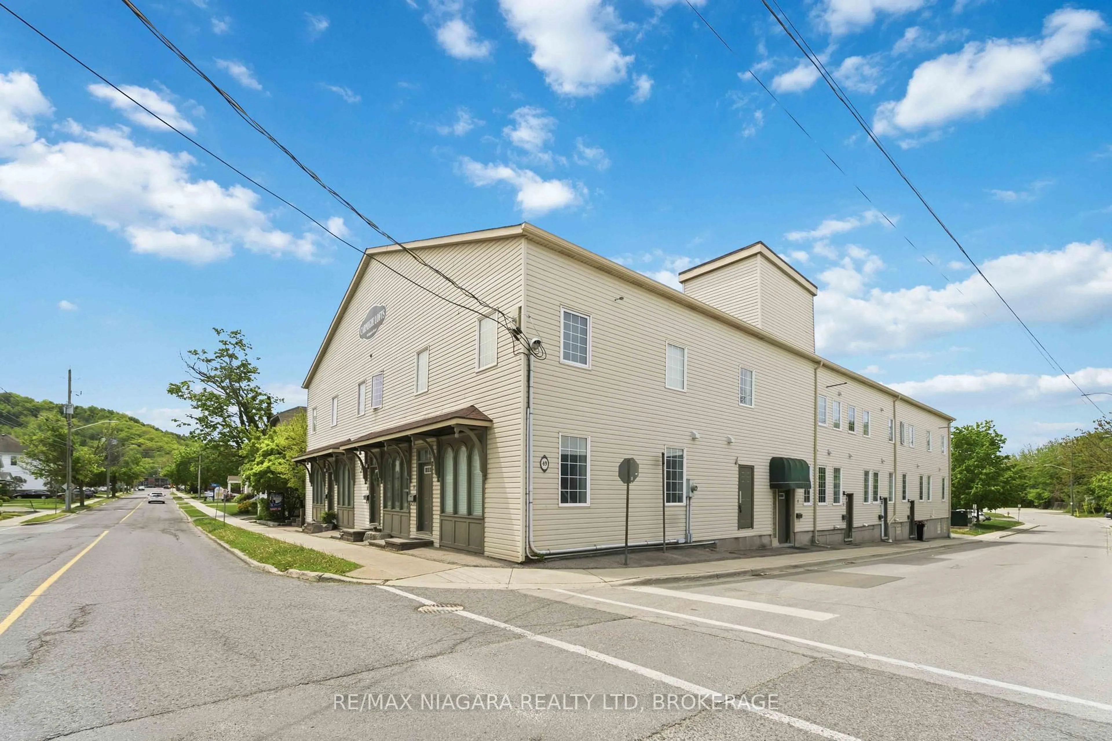 Unknown for 49 Ontario St #2, Grimsby Ontario L3M 3H2