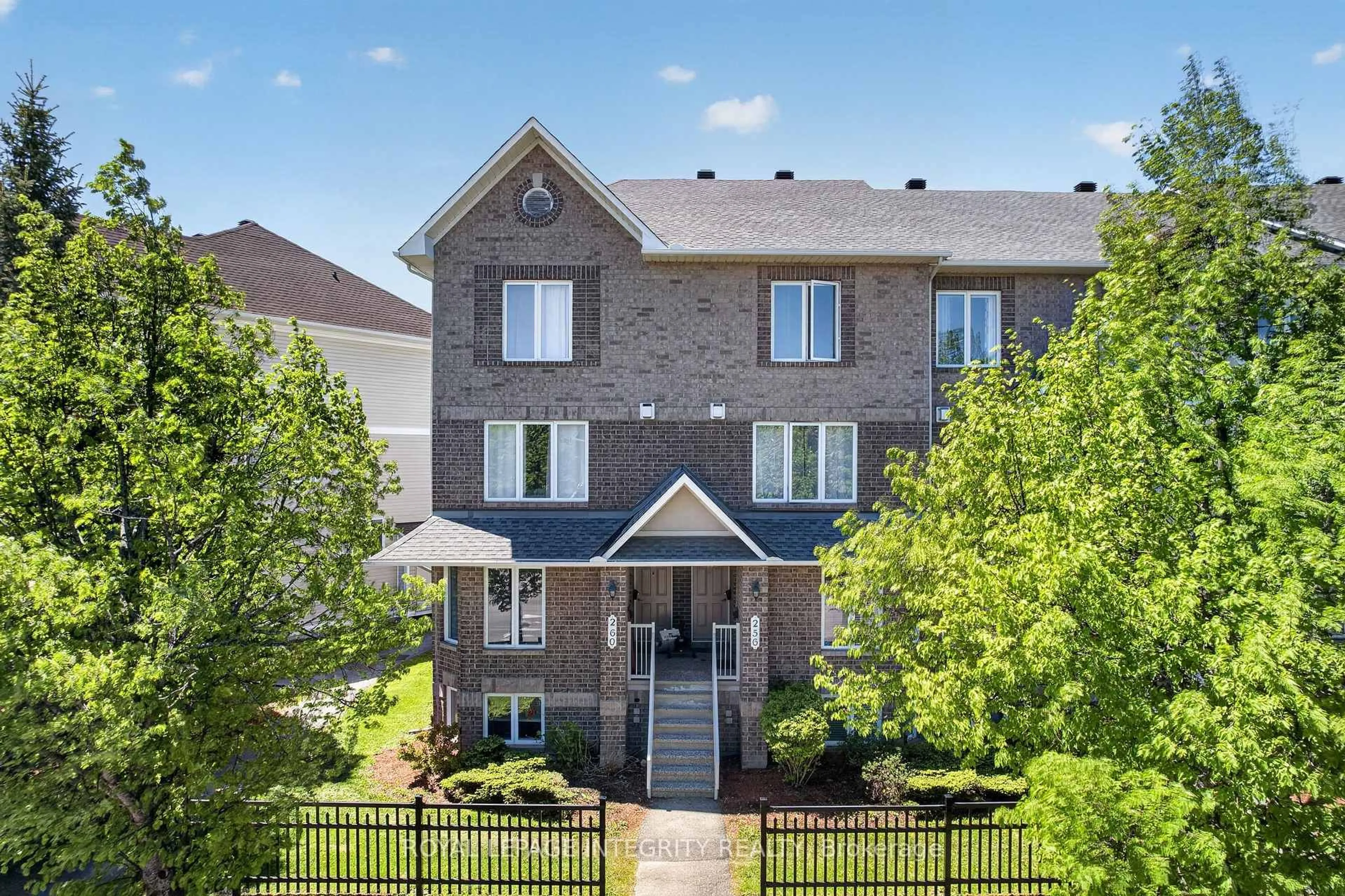 Unknown for 256 Cresthaven Dr, Ottawa Ontario K2G 6W4