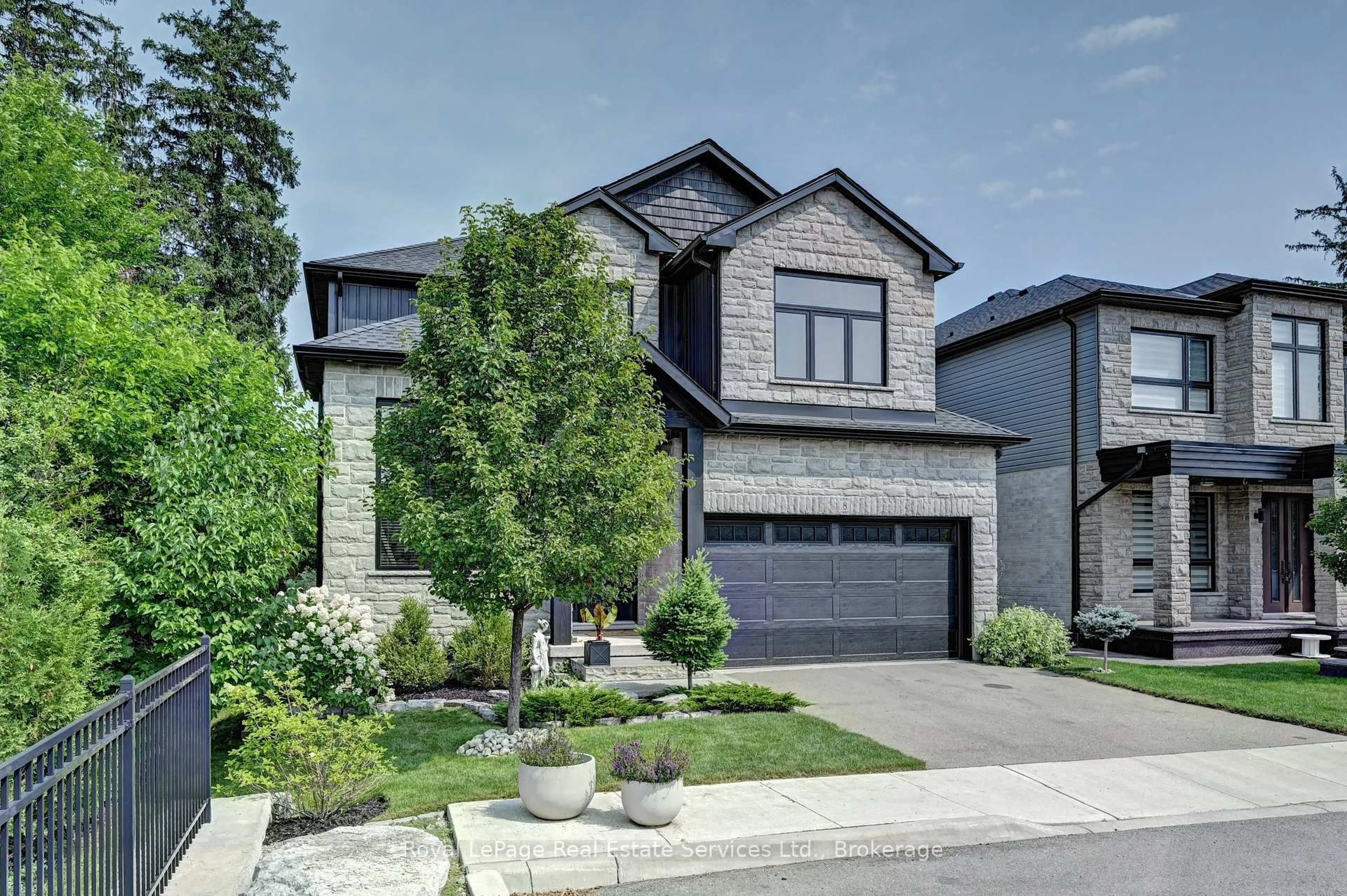 Home with brick exterior material, street for 450 Bridgeport Rd #8, Kitchener Ontario N2K 1N7
