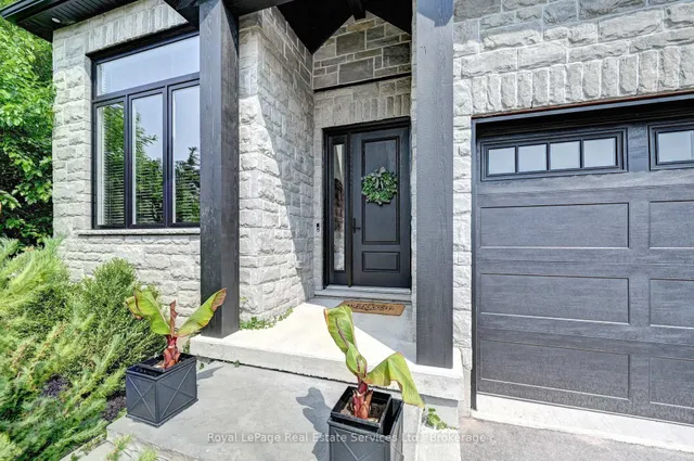 450 Bridgeport Rd #8, Kitchener 4