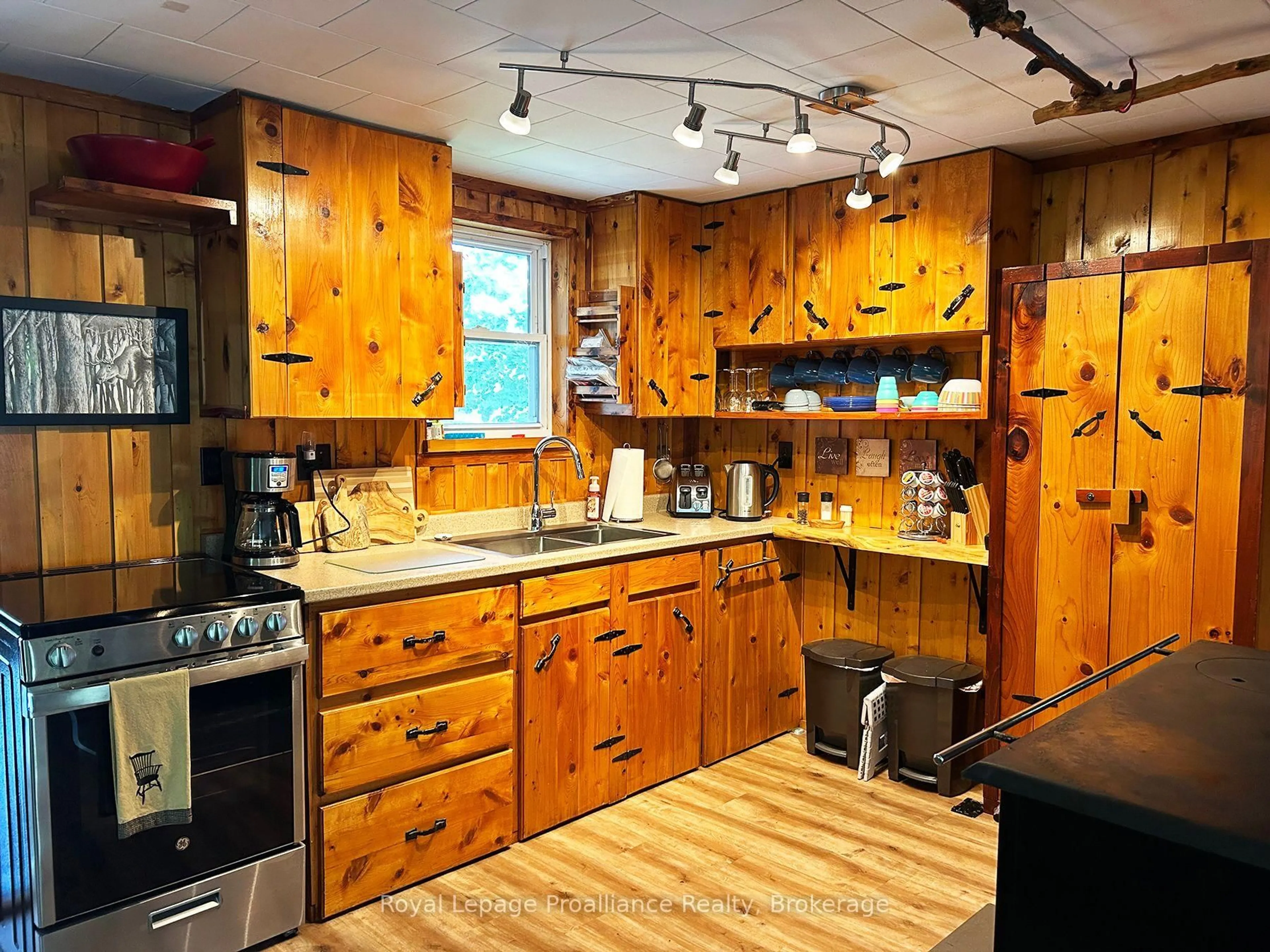 Rustic kitchen, unknown for 791 Rylstone Rd, Trent Hills Ontario K0K 2M0