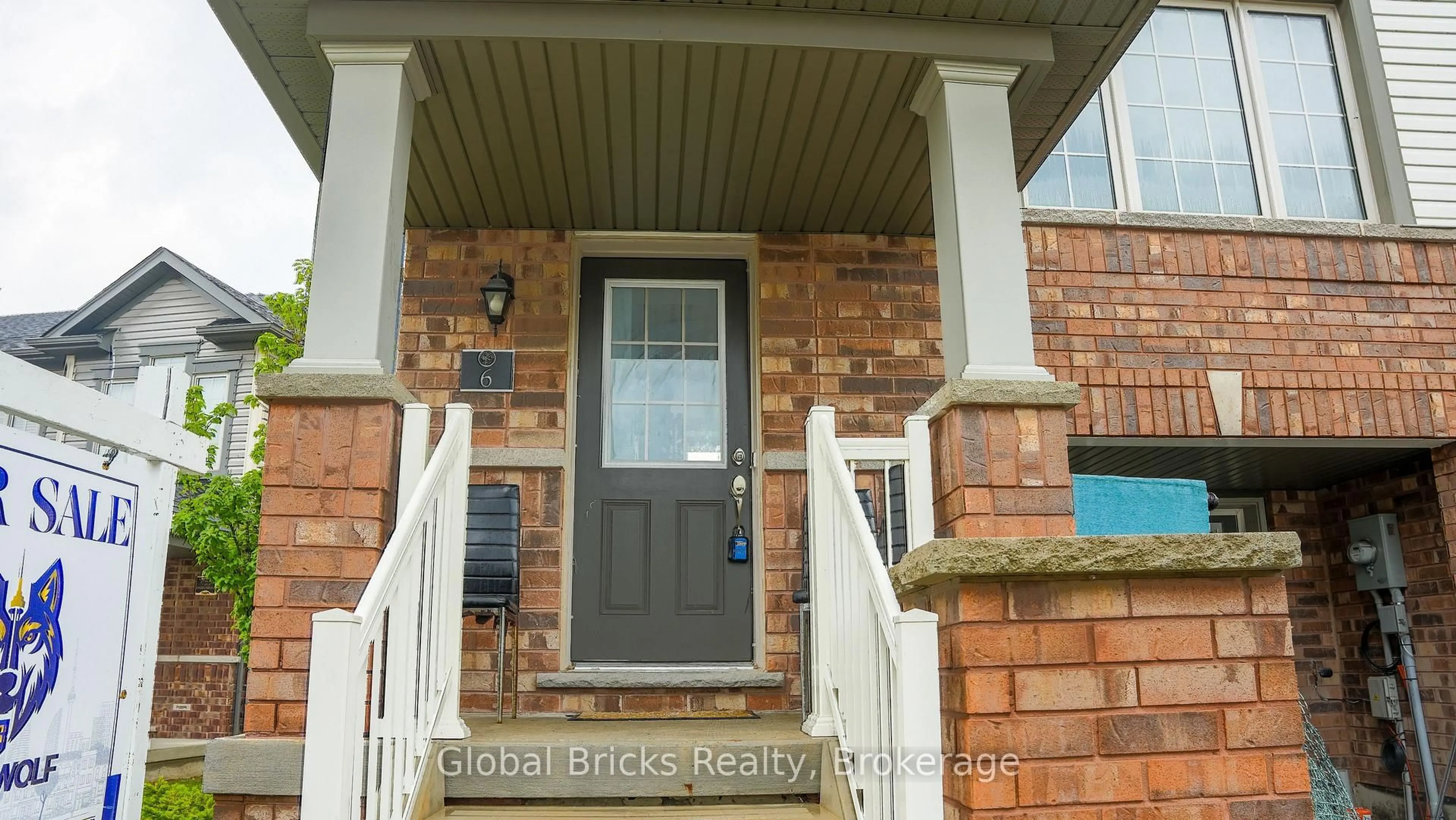 Indoor entryway for 755 Linden Dr #6, Cambridge Ontario N3H 0E4