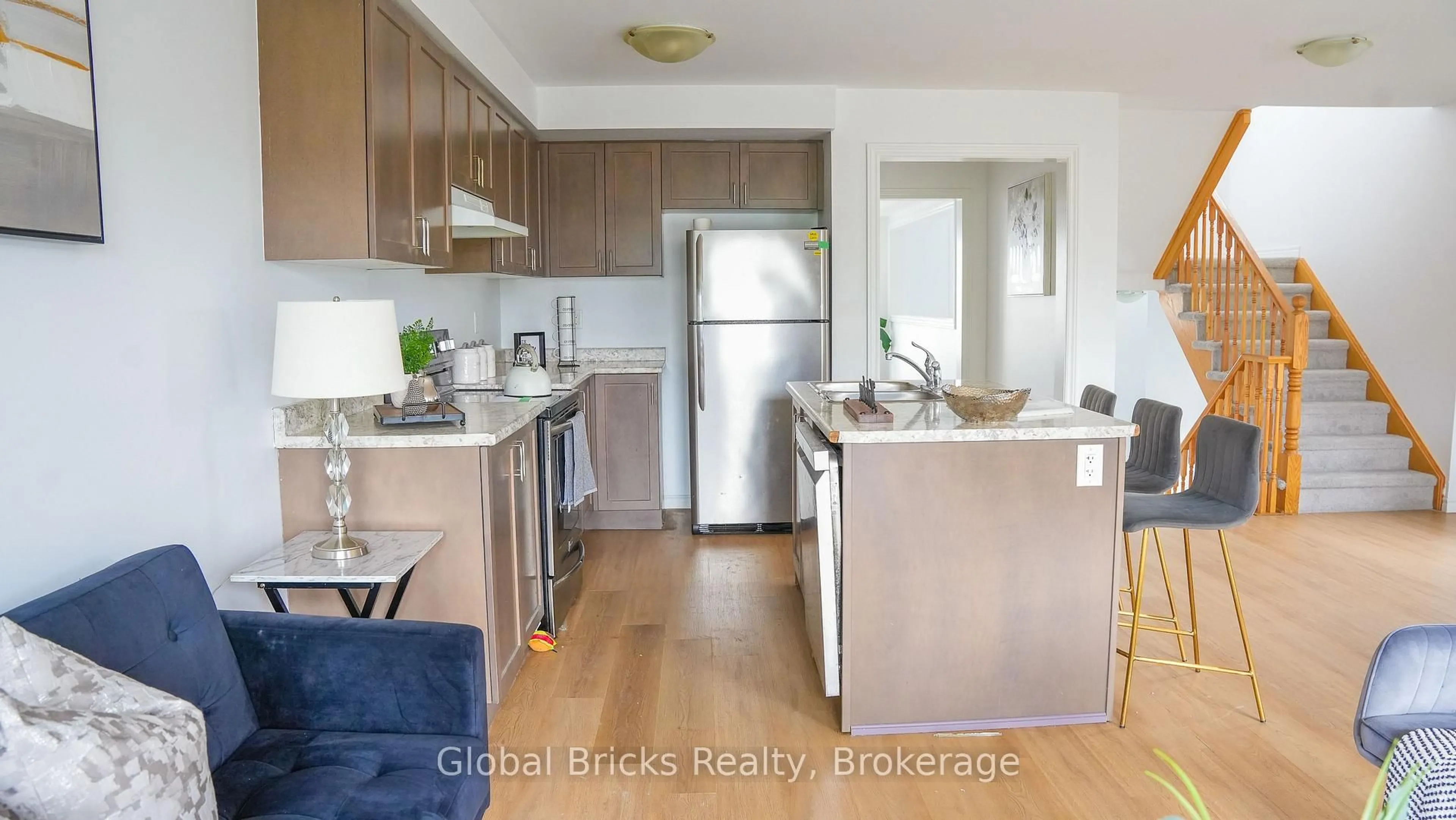 Open concept kitchen, wood/laminate floor for 755 Linden Dr #6, Cambridge Ontario N3H 0E4
