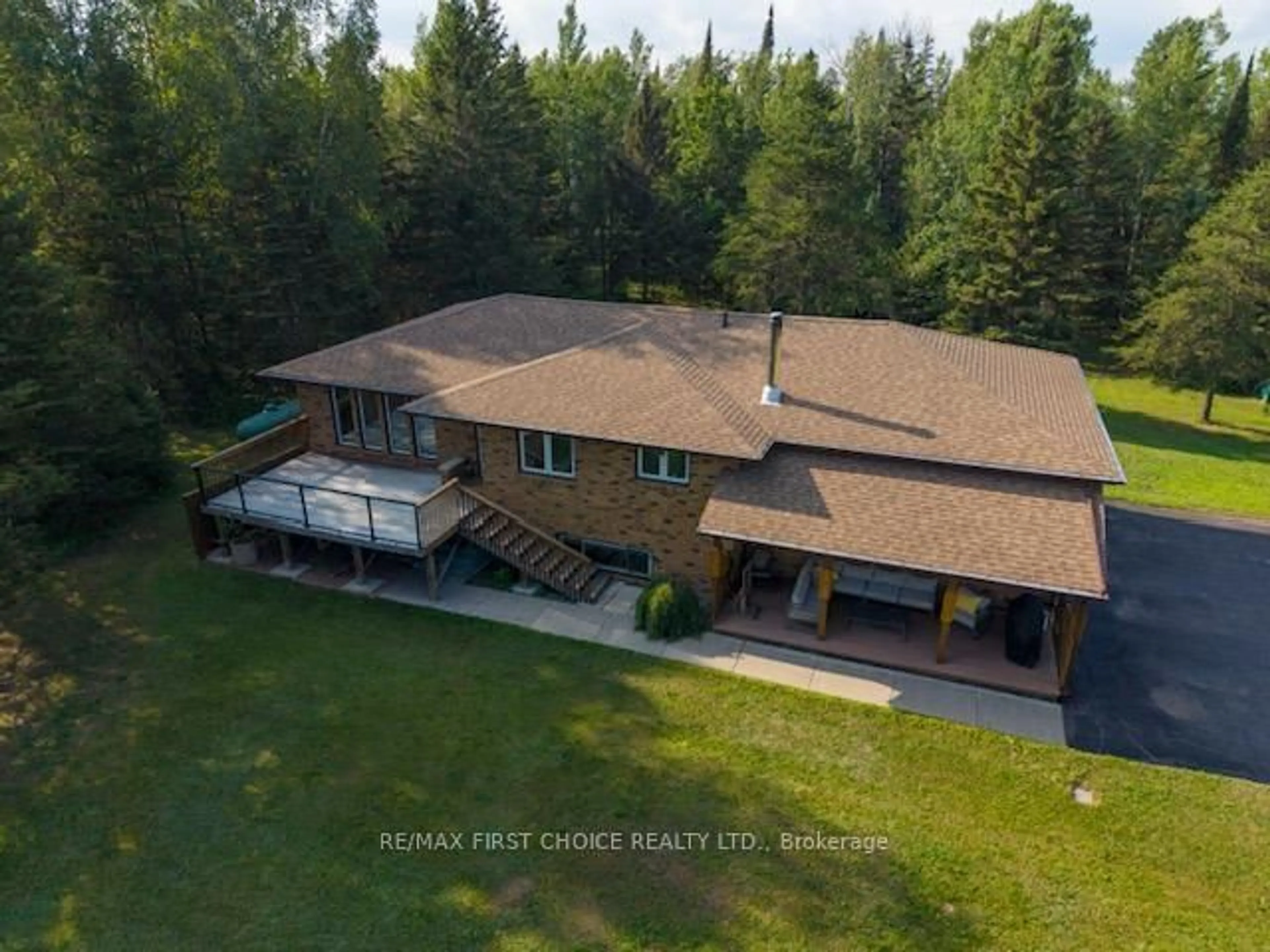 A pic from outside/outdoor area/front of a property/back of a property/a pic from drone, water/lake/river/ocean view for 685 HWY 588, Oliver Paipoonge Ontario P0T 1W0