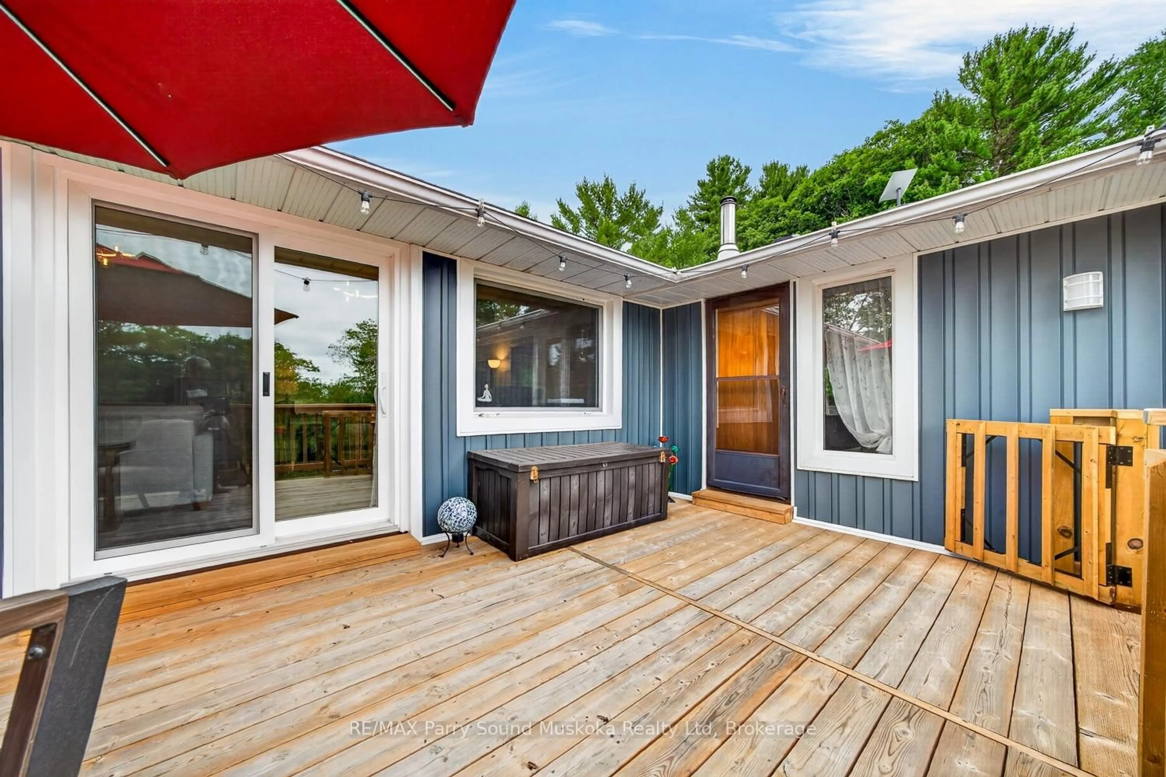 Home with vinyl exterior material, unknown for 3 Ridgeway Dr, Carling Ontario P0G 1G0