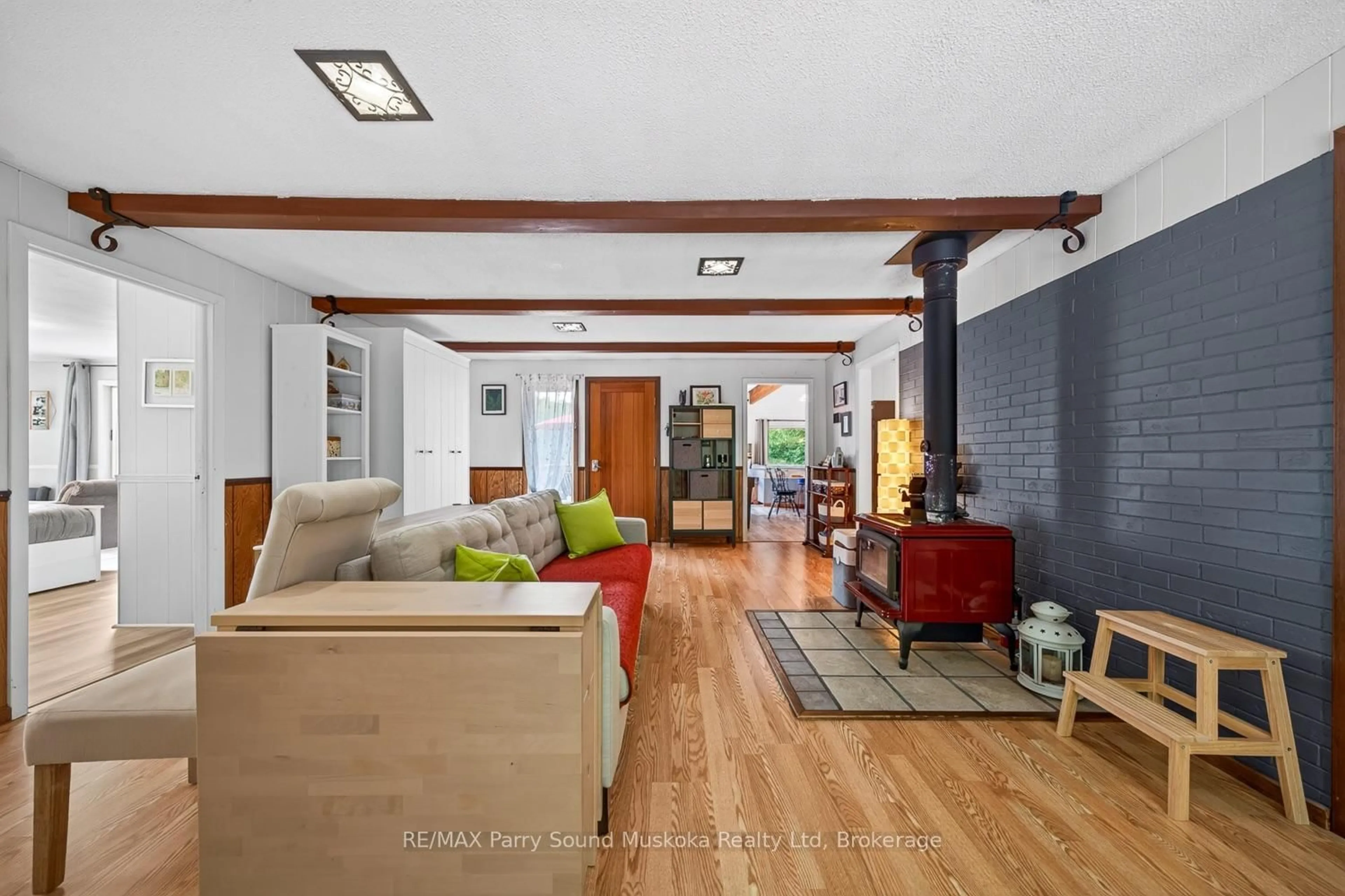 Living room with furniture, unknown for 3 Ridgeway Dr, Carling Ontario P0G 1G0