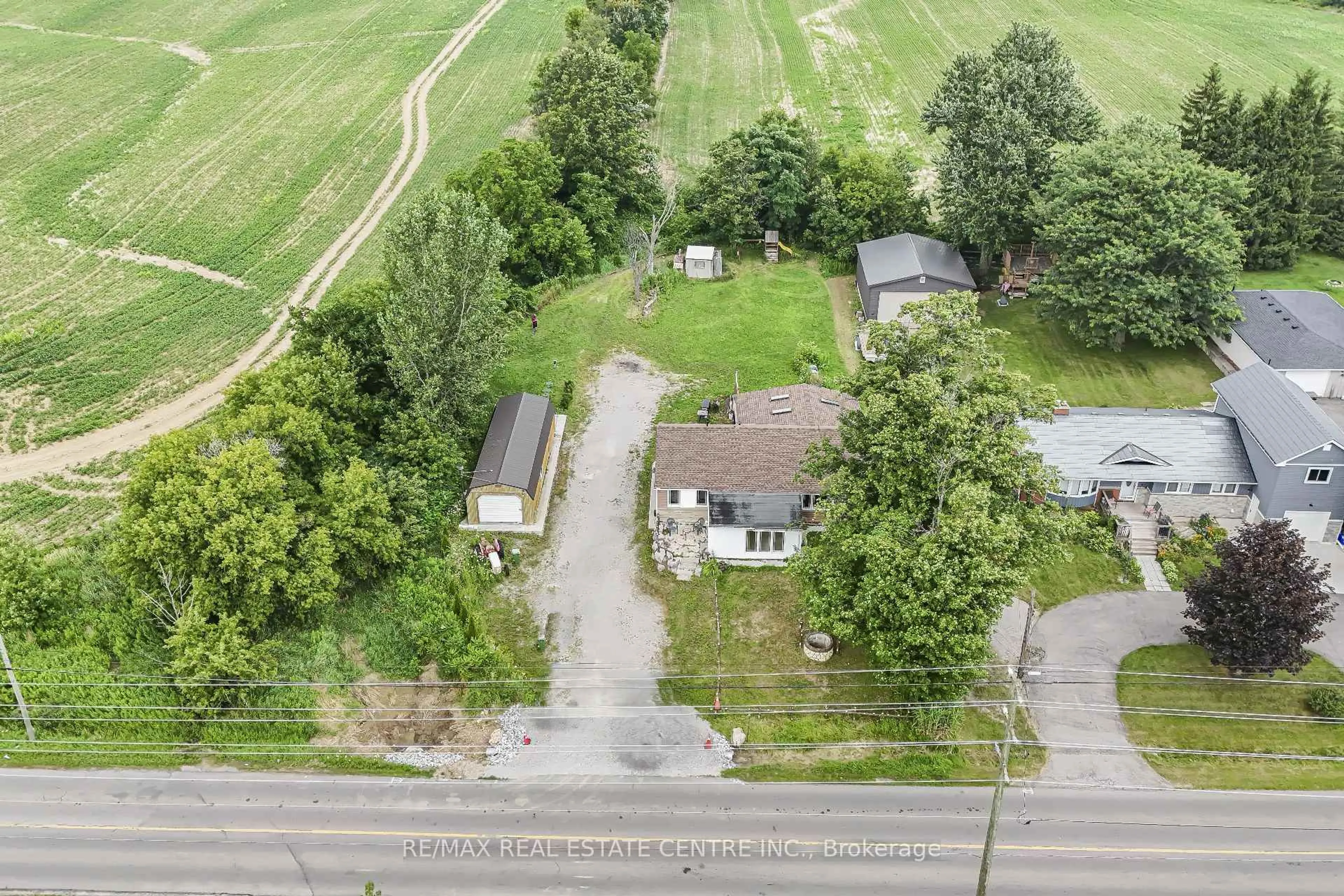 A pic from outside/outdoor area/front of a property/back of a property/a pic from drone, street for 7332 Twenty Rd, Hamilton Ontario L0R 1W0