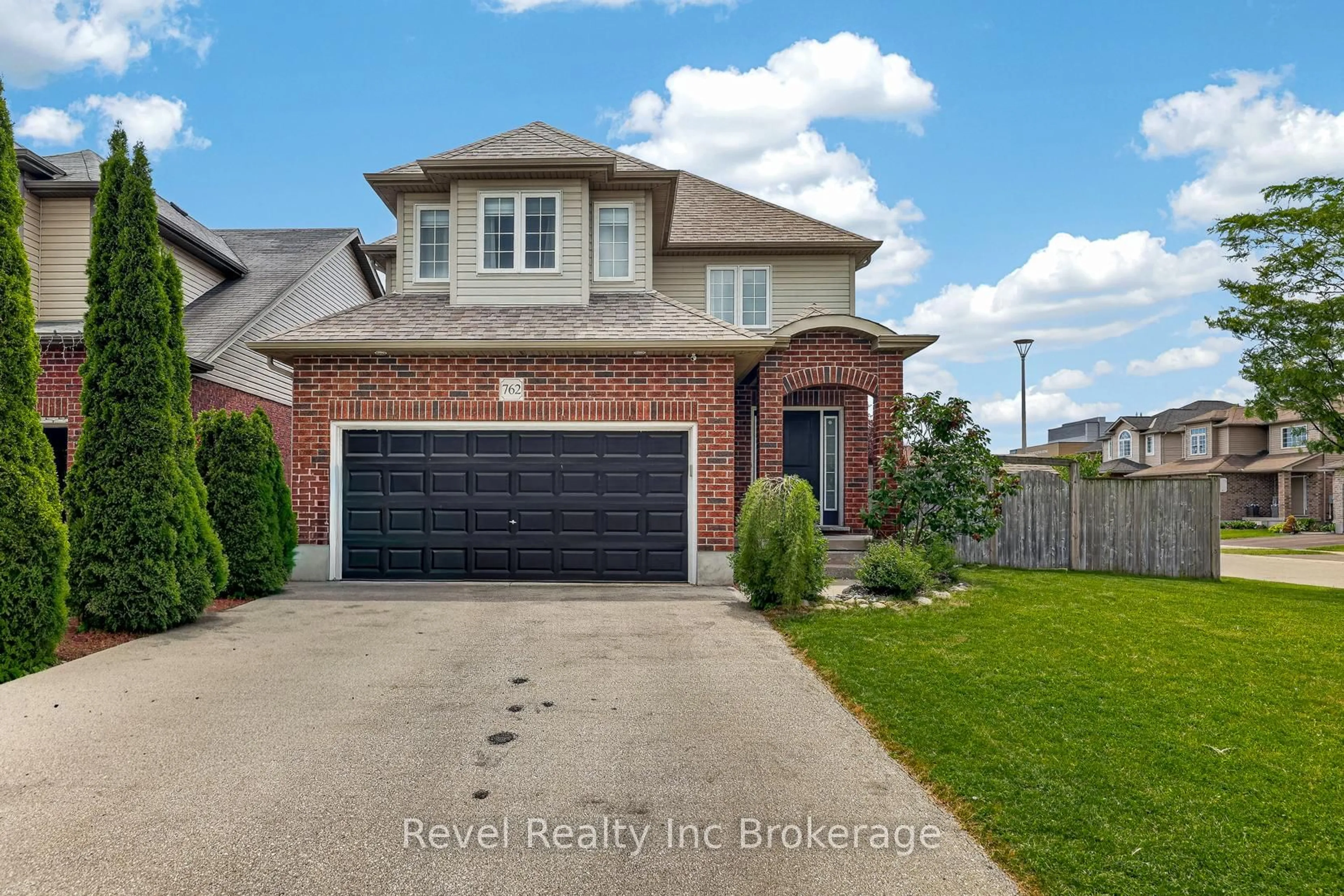 Home with brick exterior material, street for 762 Frontenac Cres, Woodstock Ontario N4V 0B1