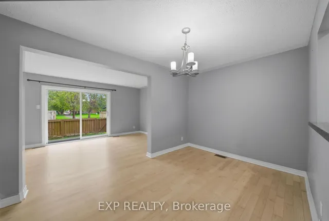 1713 Heatherington Rd, Ottawa 3