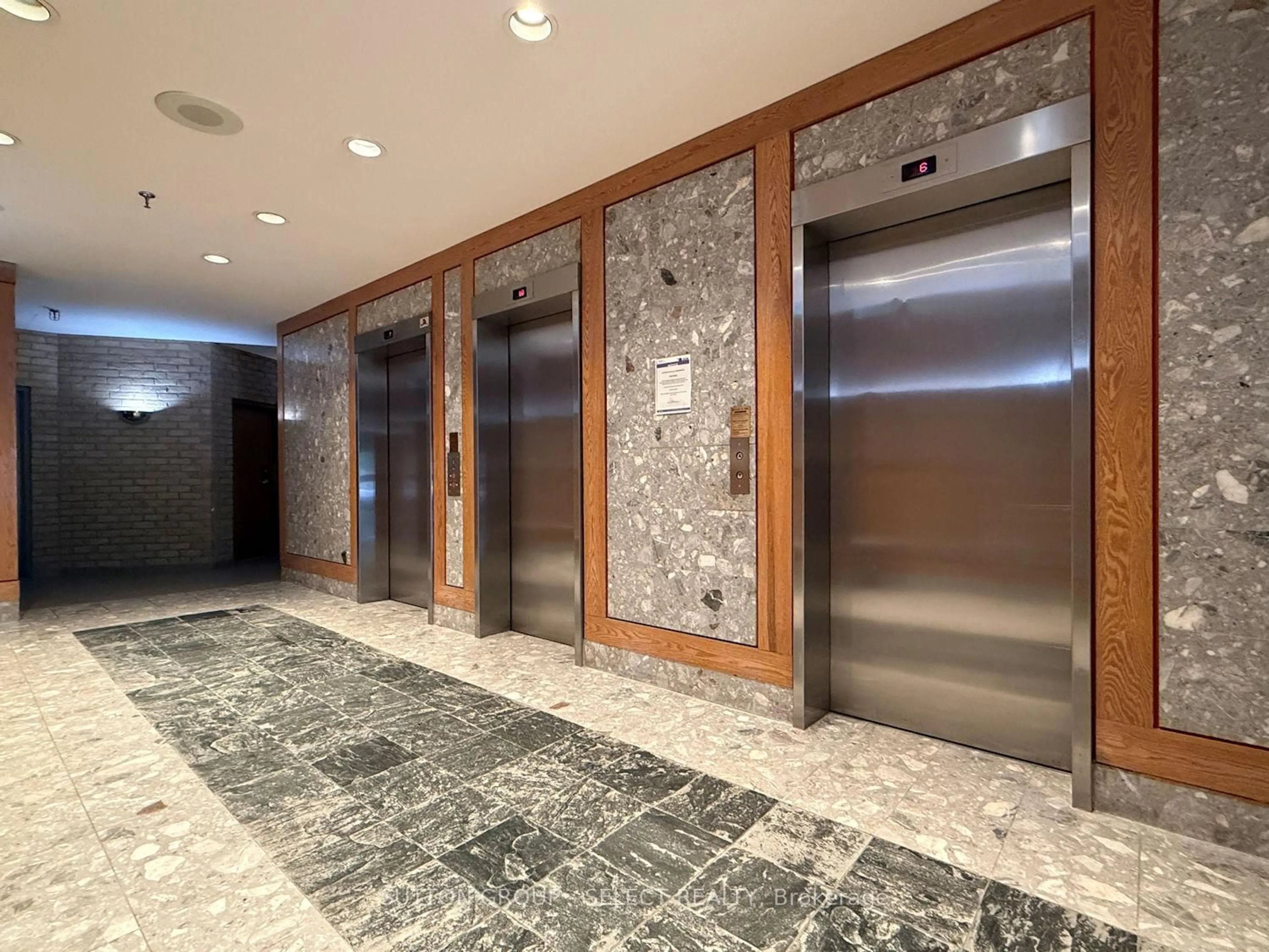 Indoor foyer for 695 Richmond St #1603, London East Ontario N6A 5M8