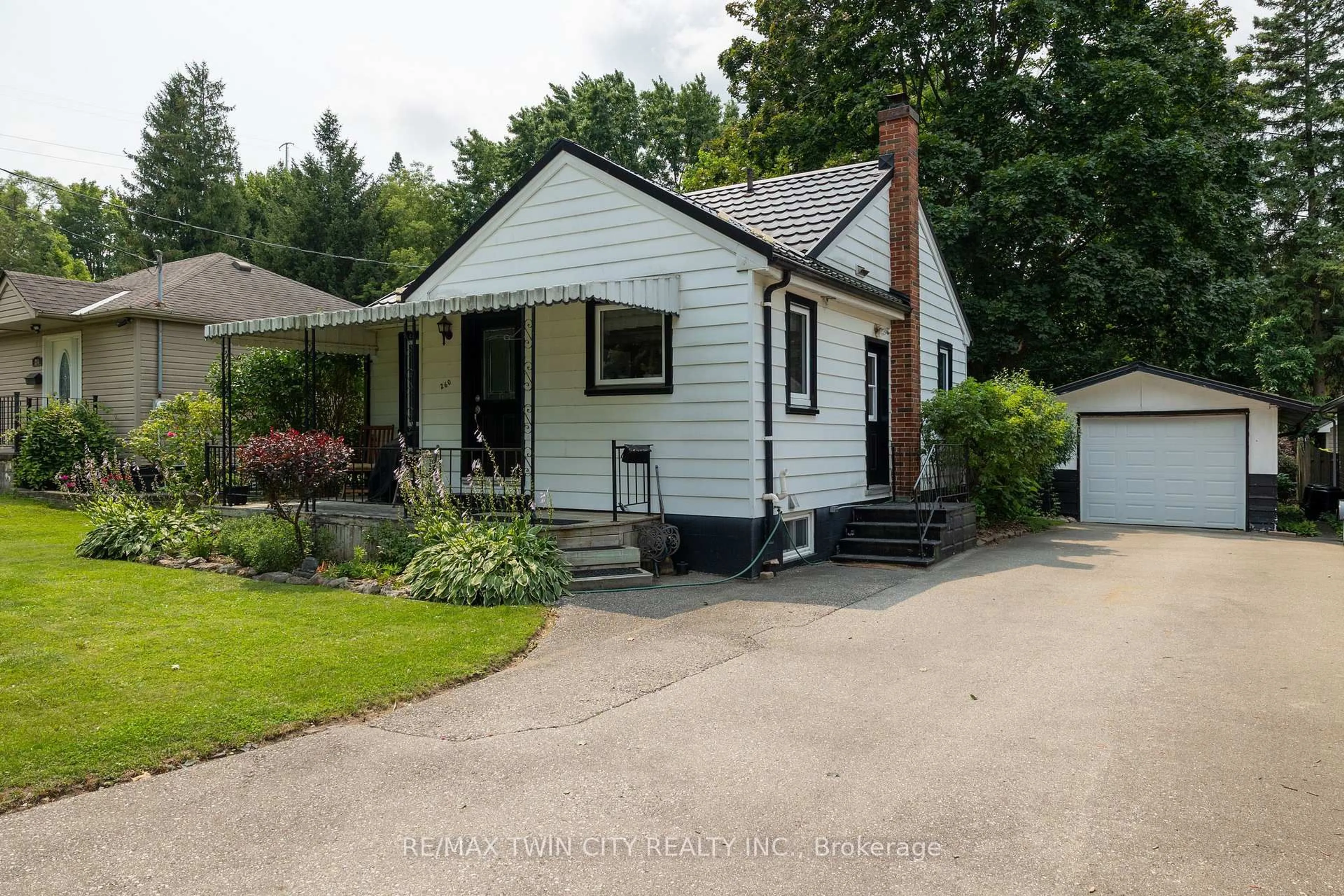 Home with vinyl exterior material, street for 260 ROBINSON St, Woodstock Ontario N4S 3B9