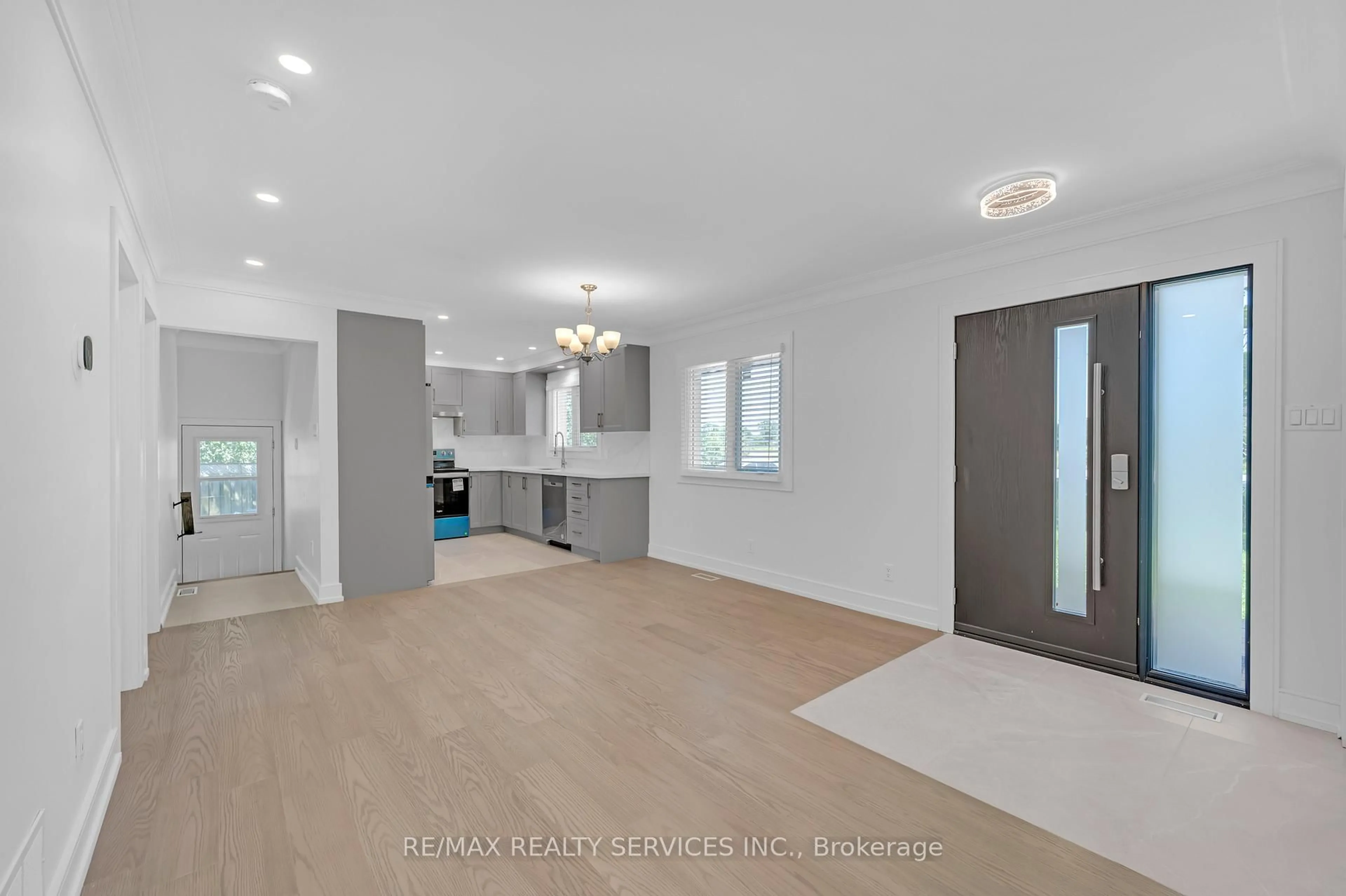 Unknown for 326 Mountain Rd, Grimsby Ontario L3M 4R7
