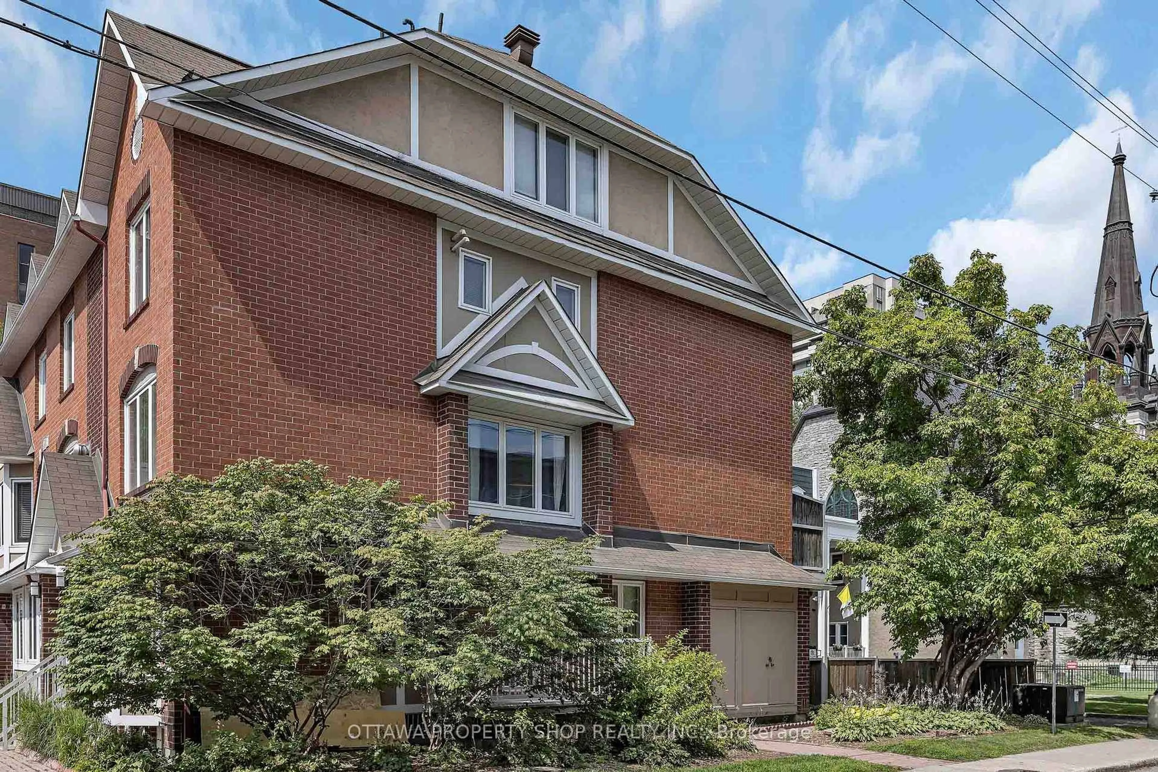 Home with brick exterior material, street for 283 Nepean St #., Ottawa Ontario K1R 5G2